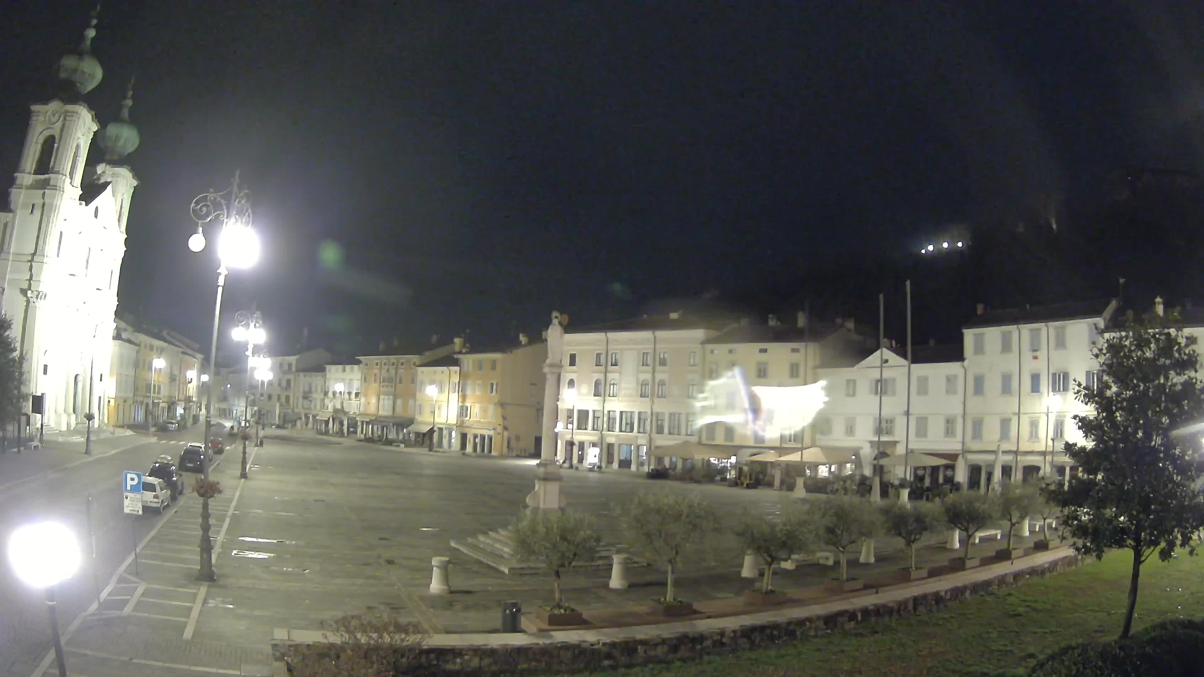 Gorizia Piazza della Vittoria e chiesa di S. Ignazio