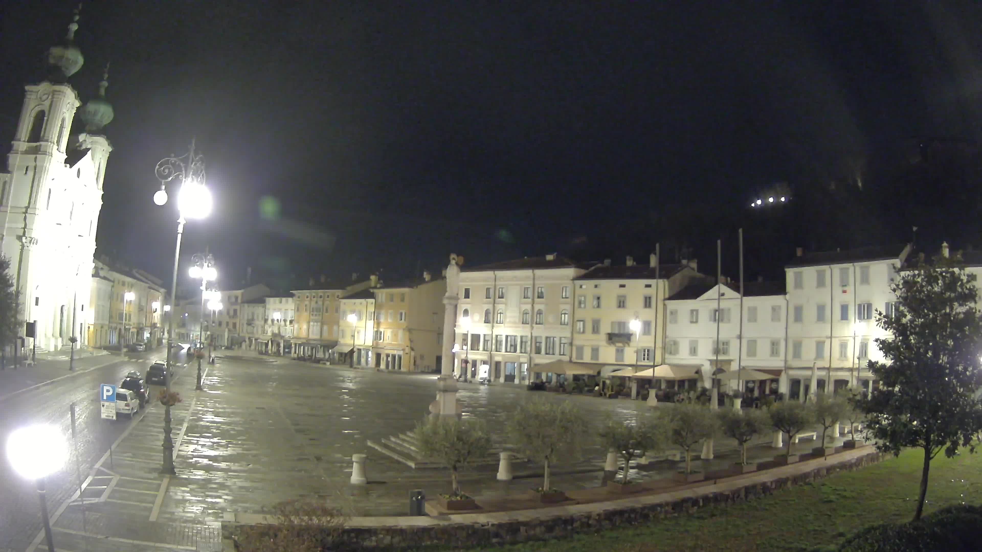 Kamera Gorica Travnik in cerkev sv. Ignacija