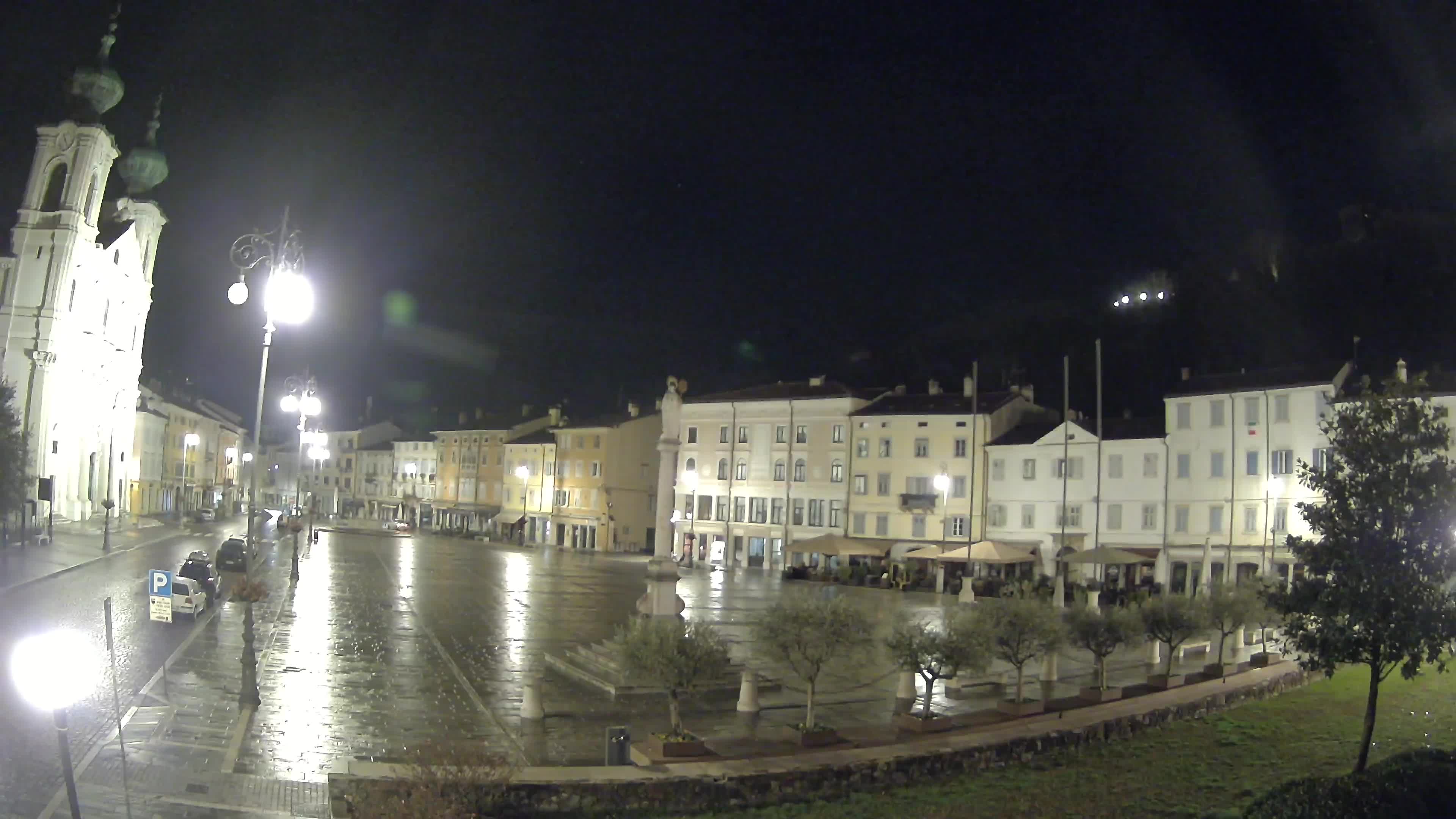 Gorizia – Plaza Vittoria – iglesia de San Pedro. Ignacio