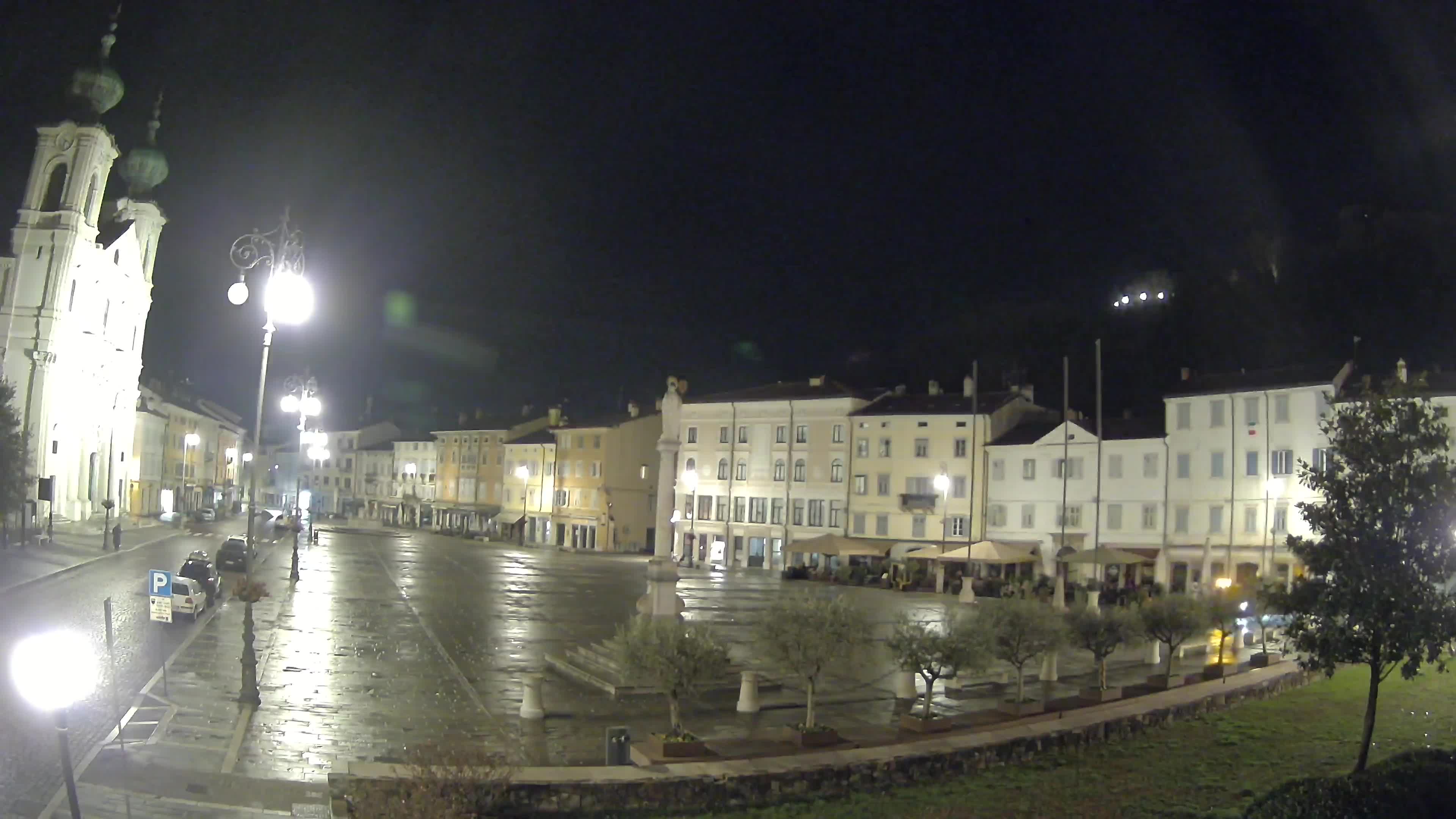 Kamera Gorica Travnik in cerkev sv. Ignacija