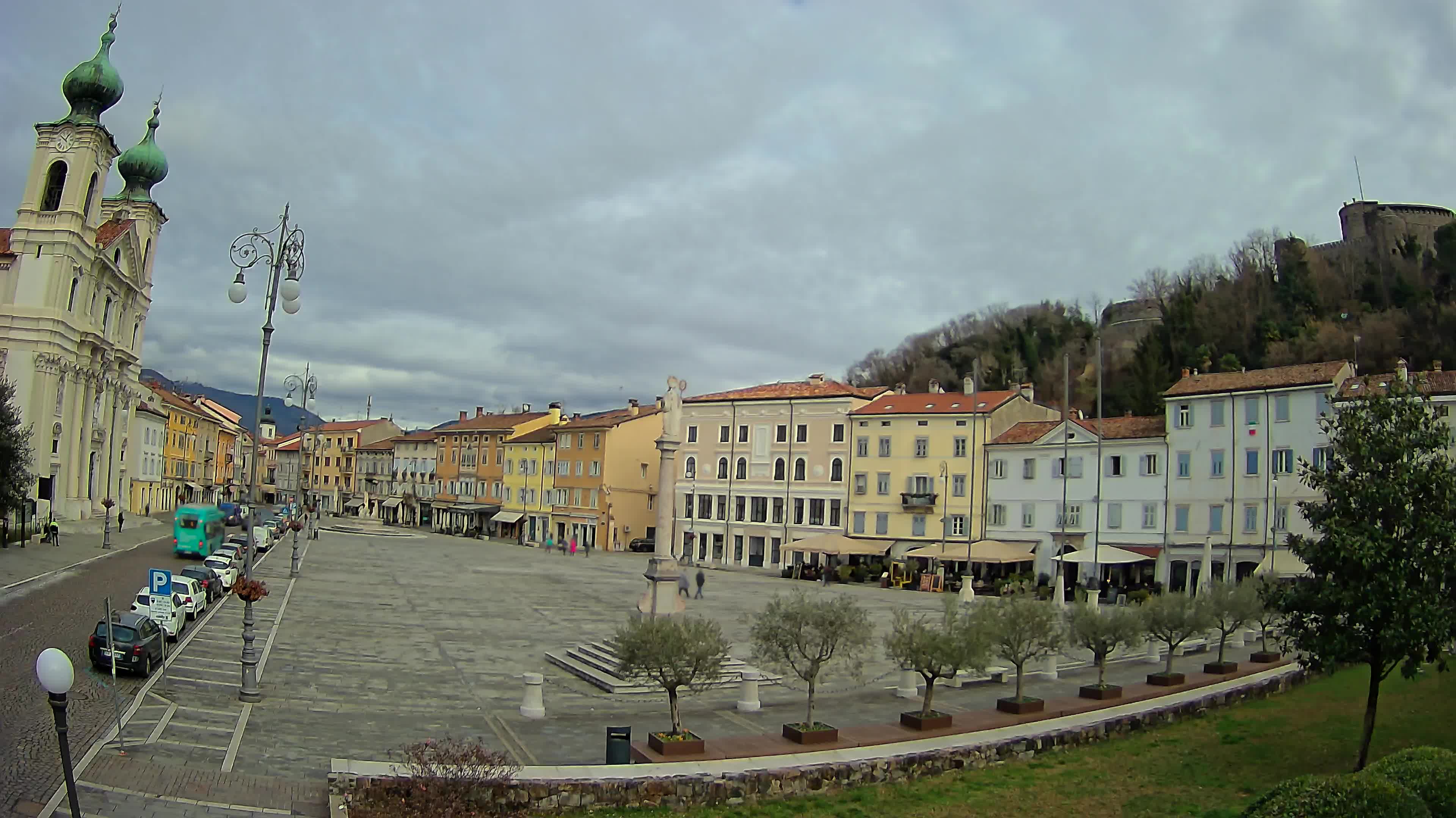 Gorizia Piazza della Vittoria e chiesa di S. Ignazio