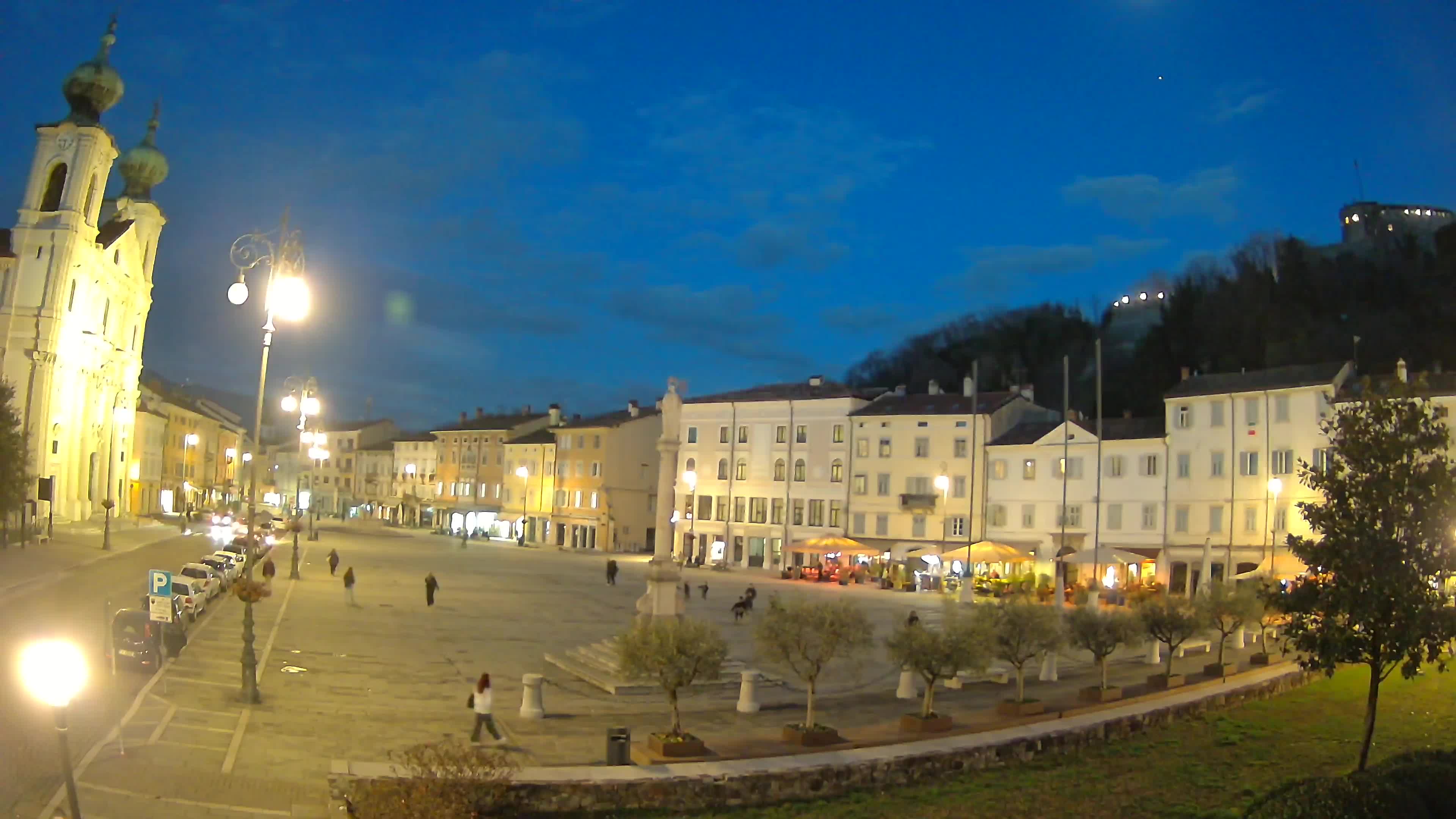 Kamera Gorica Travnik in cerkev sv. Ignacija