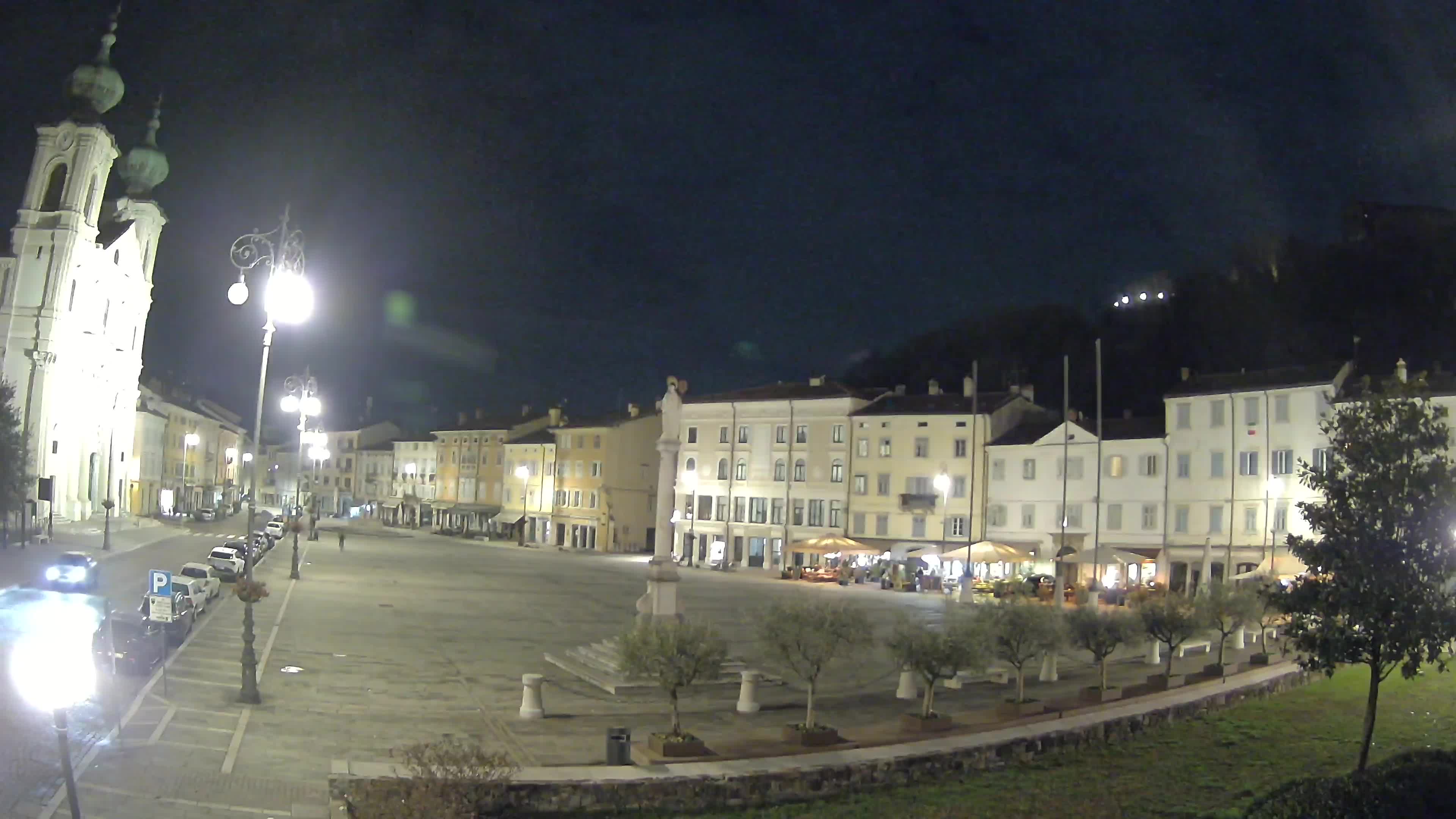 Kamera Gorica Travnik in cerkev sv. Ignacija