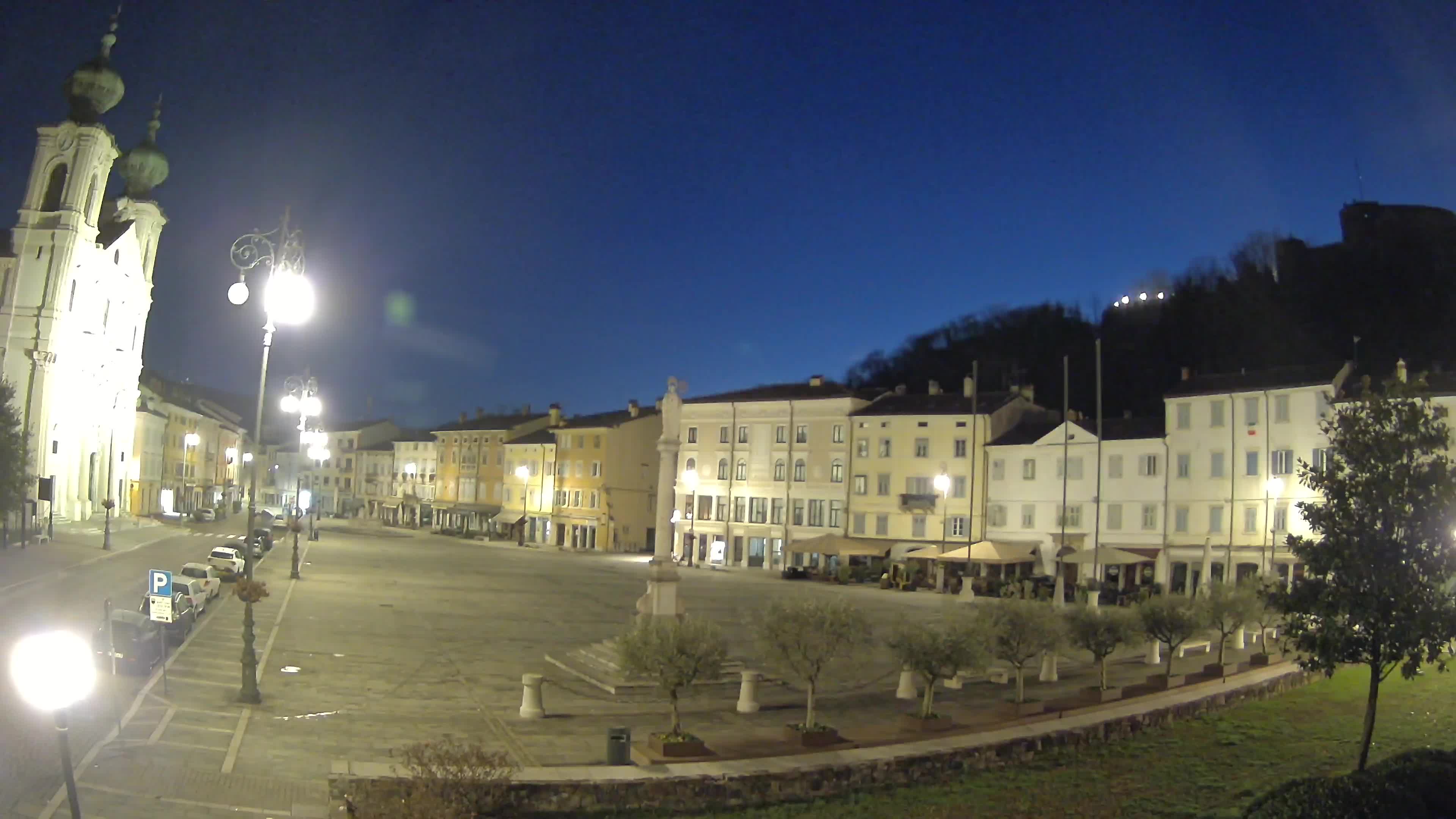 Gorizia Piazza della Vittoria e chiesa di S. Ignazio
