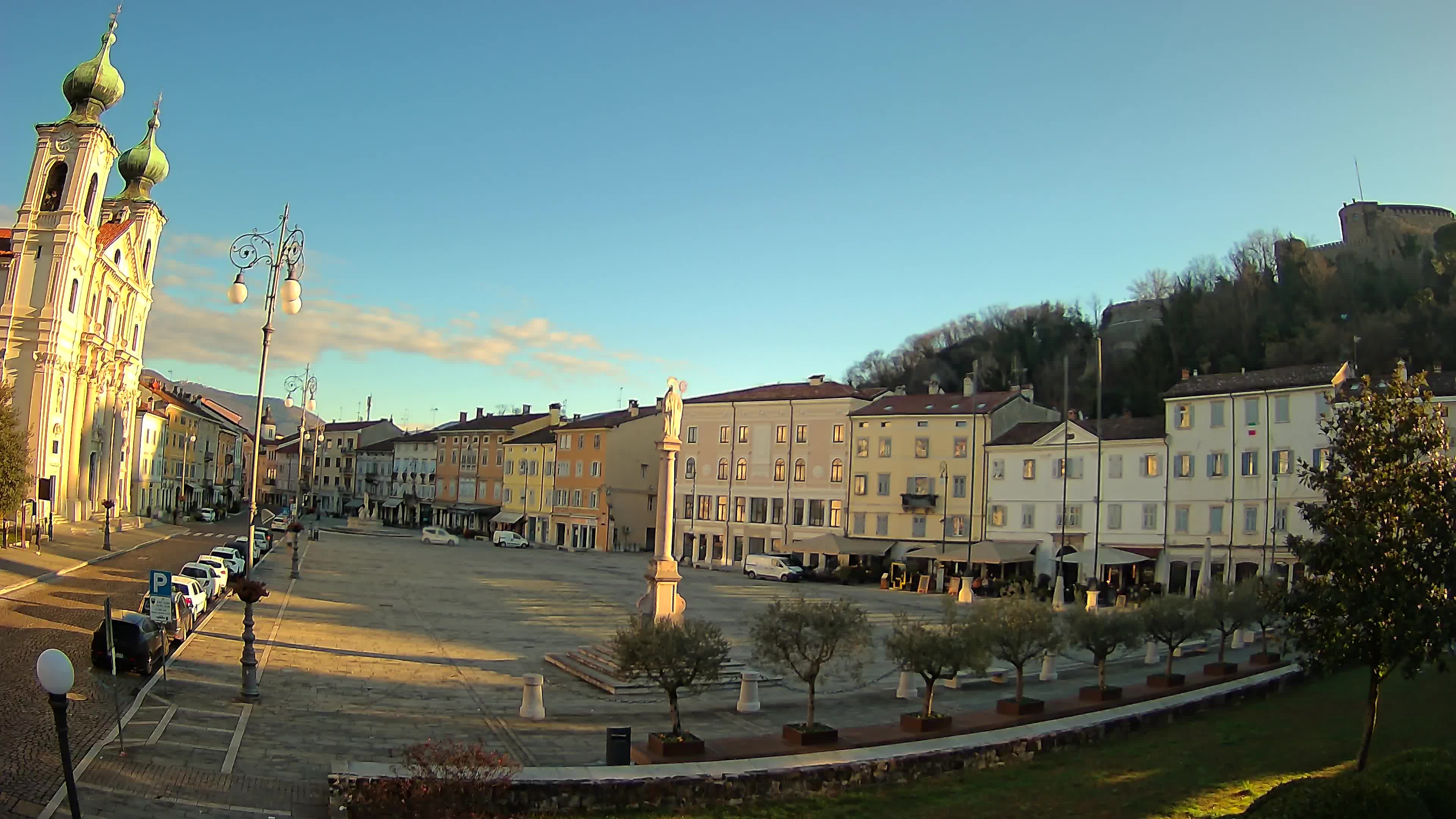 Gorizia – Plaza Vittoria – iglesia de San Pedro. Ignacio
