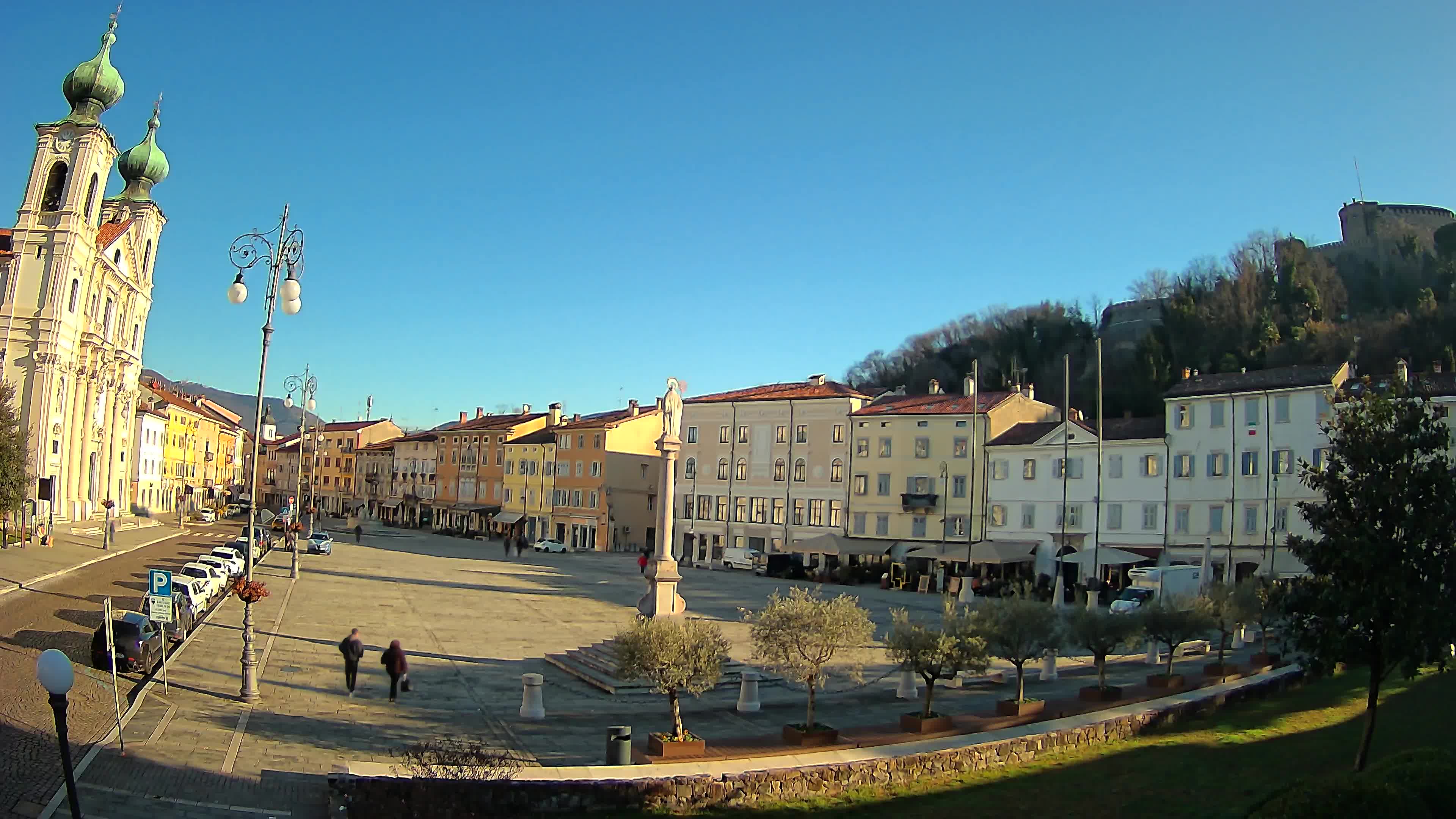 Gorizia Piazza della Vittoria e chiesa di S. Ignazio