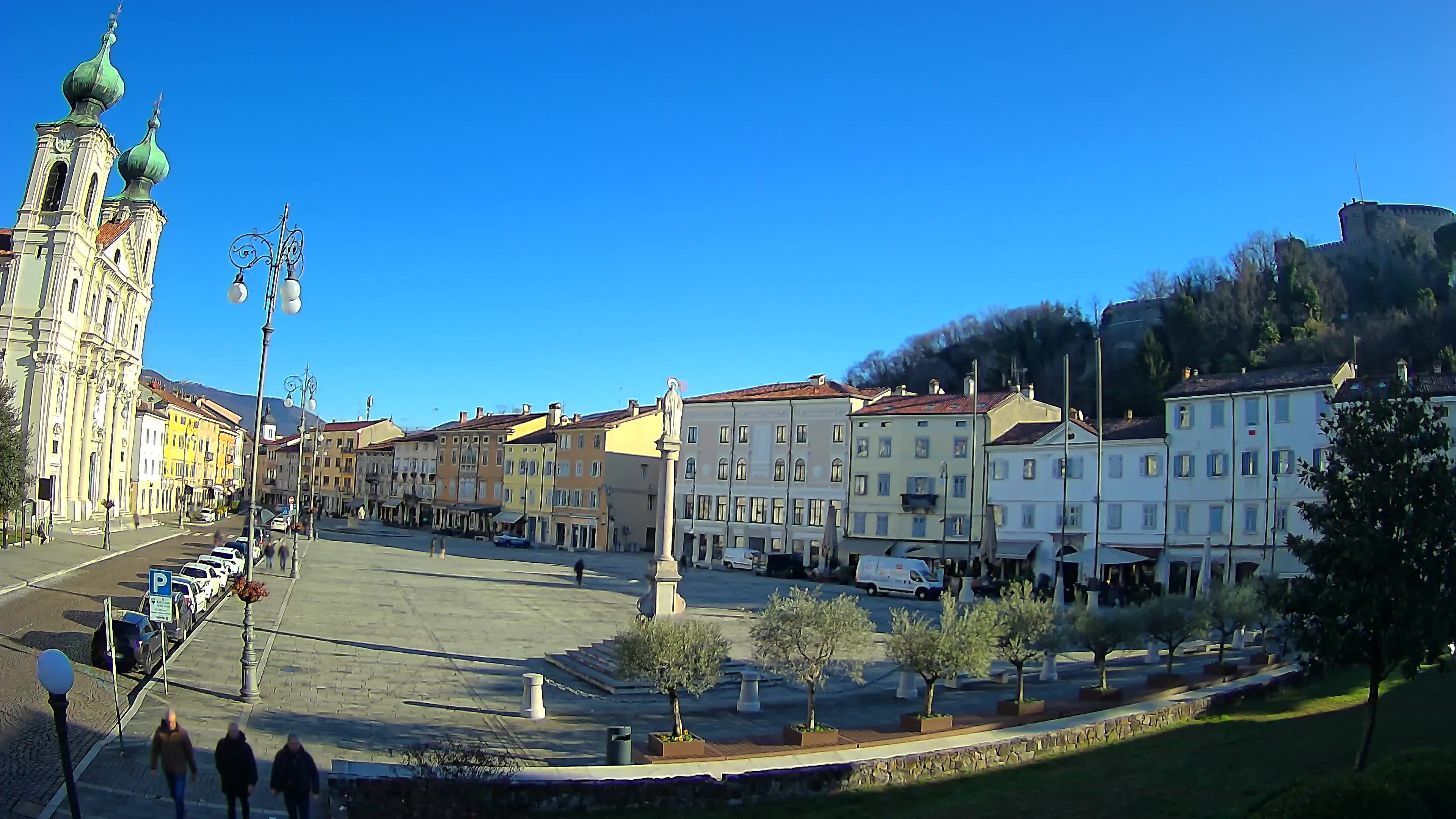 Gorizia – Plaza Vittoria – iglesia de San Pedro. Ignacio