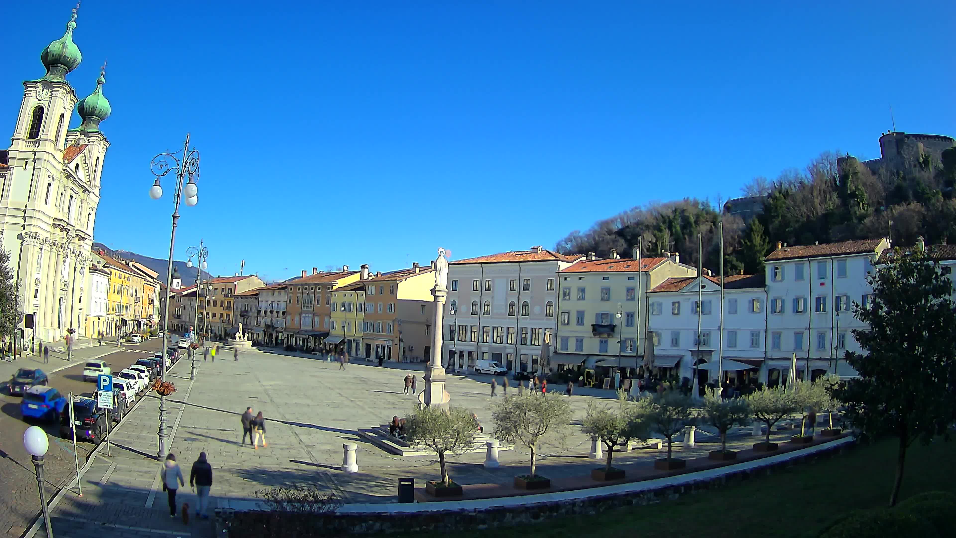 Gorizia – Plaza Vittoria – iglesia de San Pedro. Ignacio