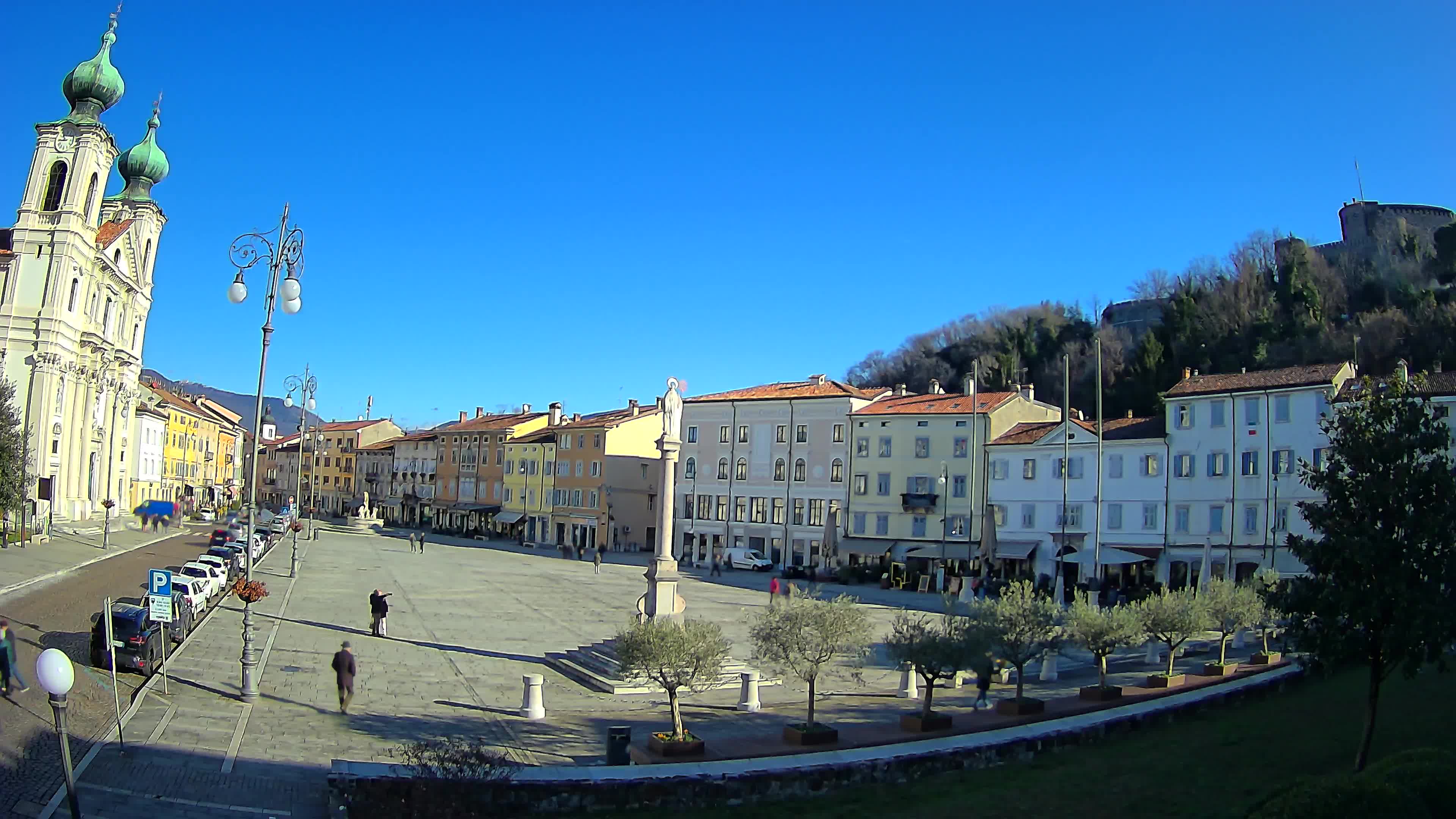 Gorizia Piazza della Vittoria e chiesa di S. Ignazio