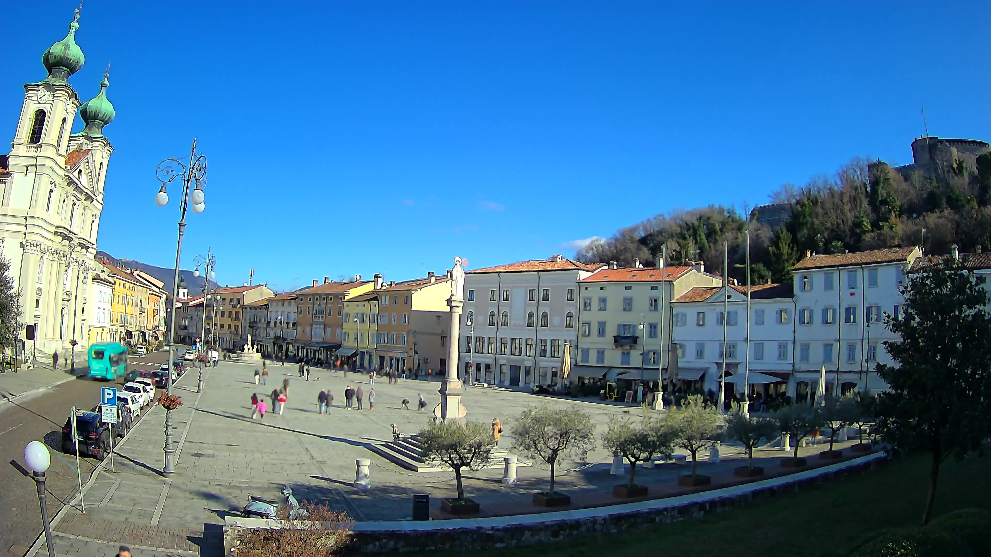 Gorizia – Plaza Vittoria – iglesia de San Pedro. Ignacio
