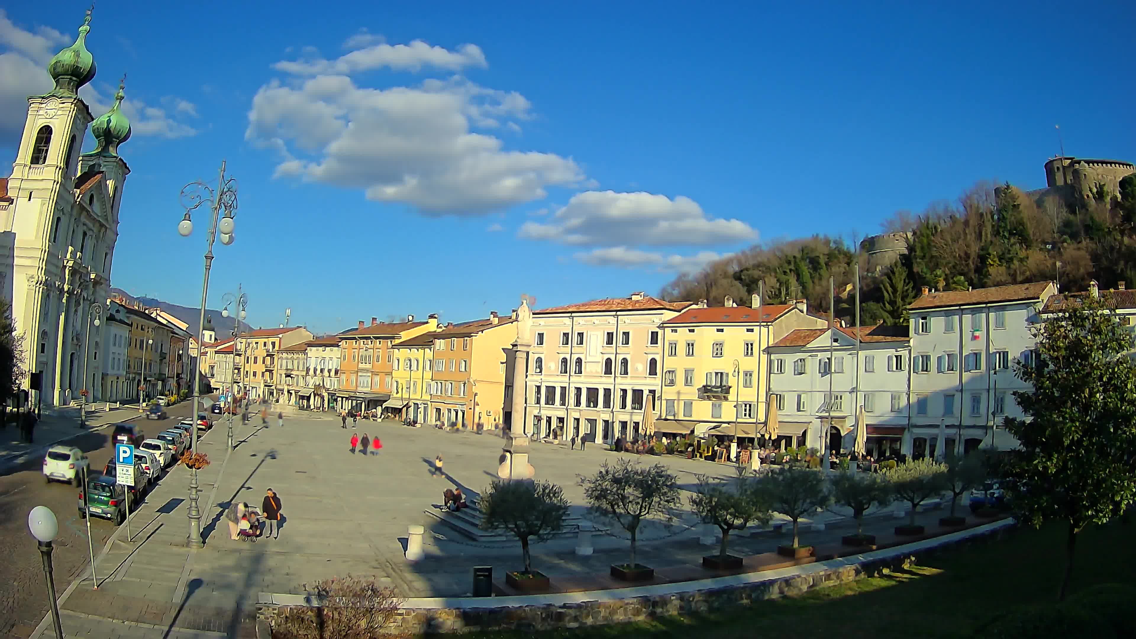 Gorizia Piazza della Vittoria e chiesa di S. Ignazio