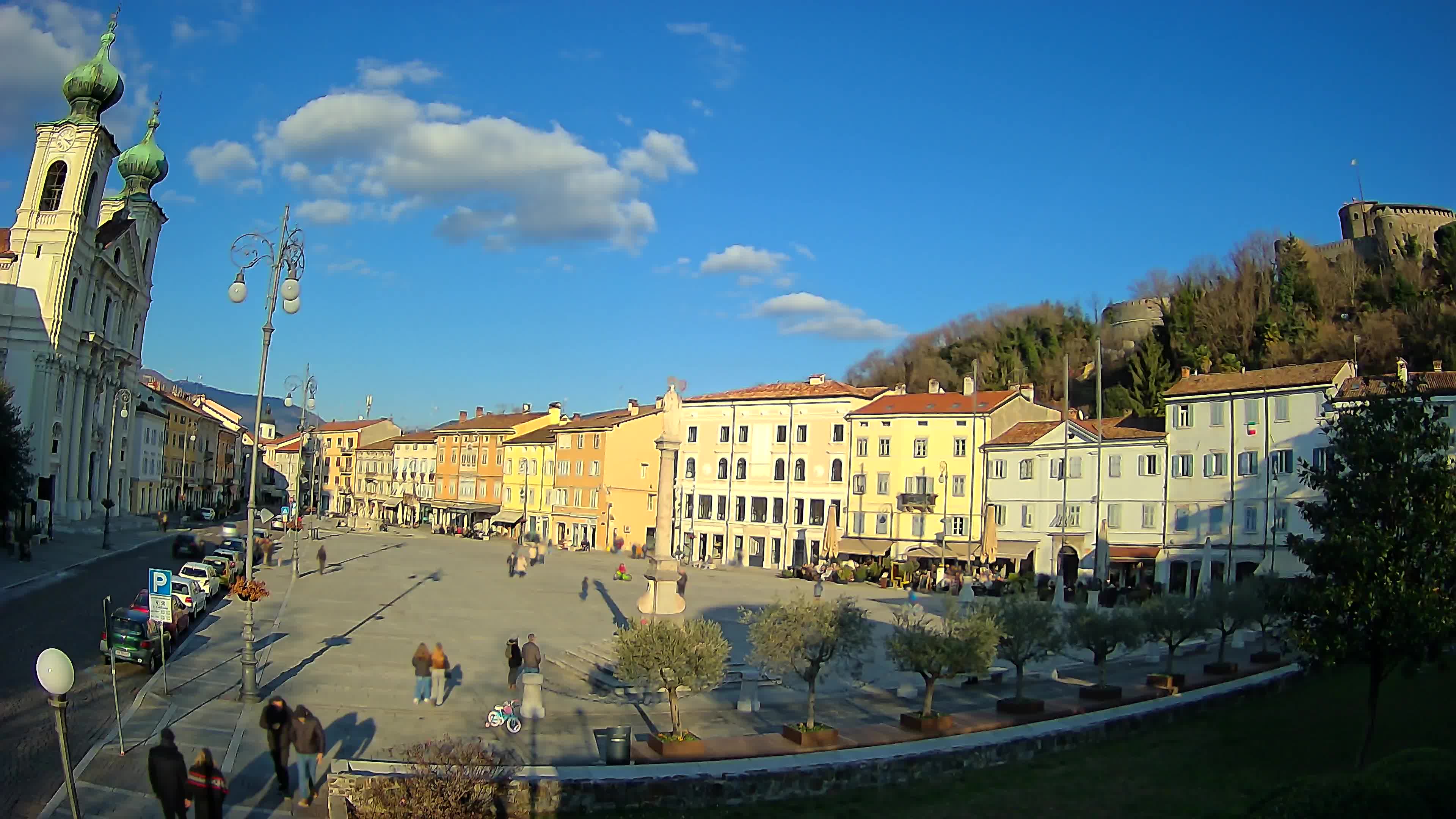 Gorizia – Plaza Vittoria – iglesia de San Pedro. Ignacio
