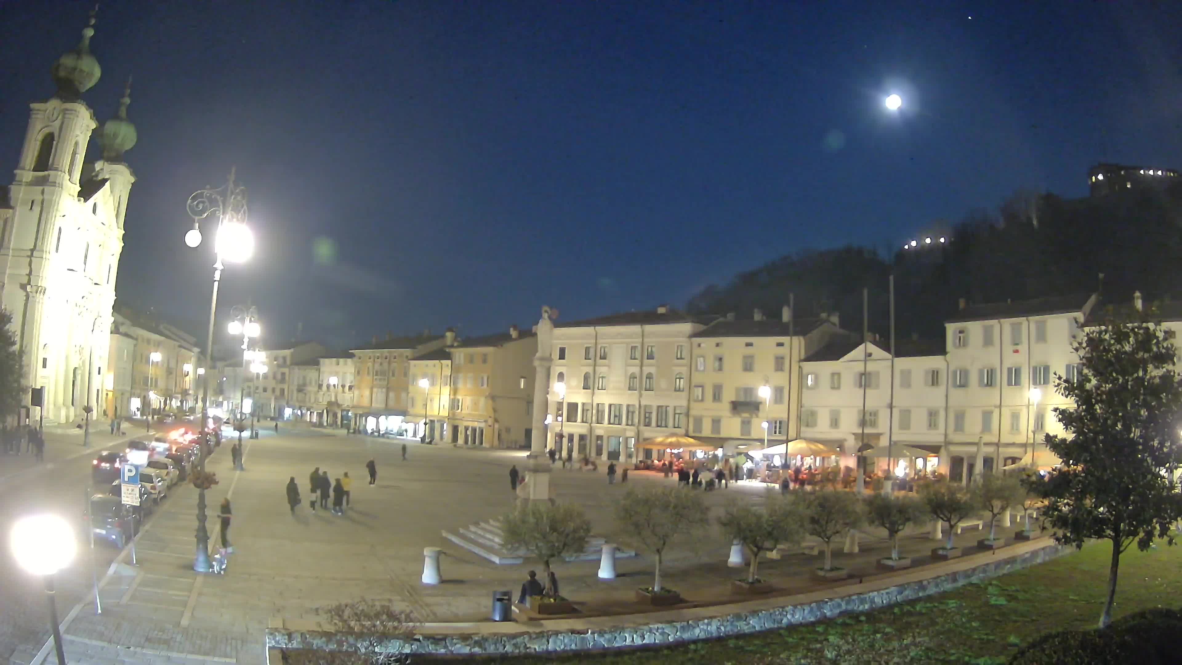 Gorizia Piazza della Vittoria e chiesa di S. Ignazio