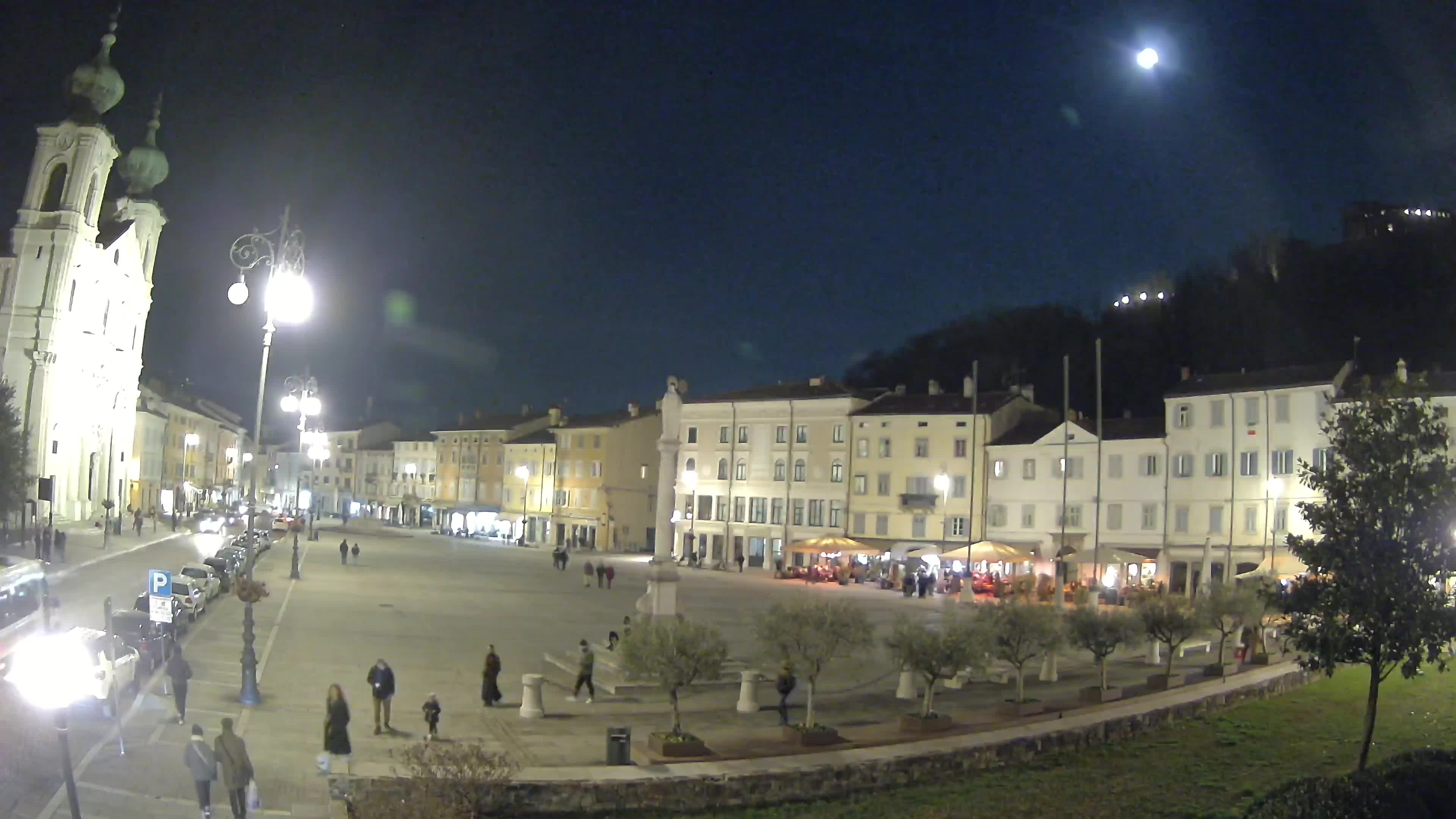Gorizia Piazza della Vittoria e chiesa di S. Ignazio