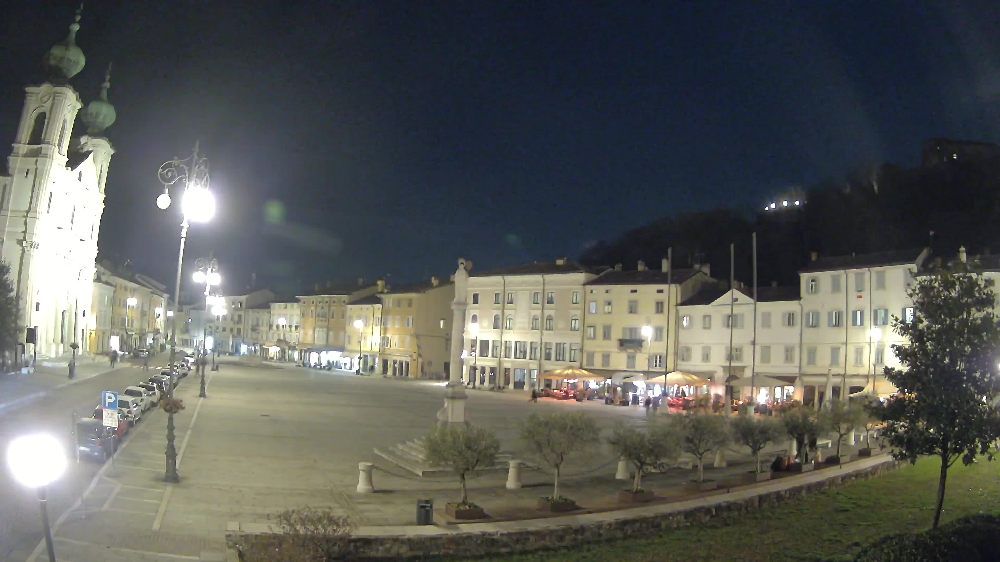 Gorizia Piazza della Vittoria e chiesa di S. Ignazio