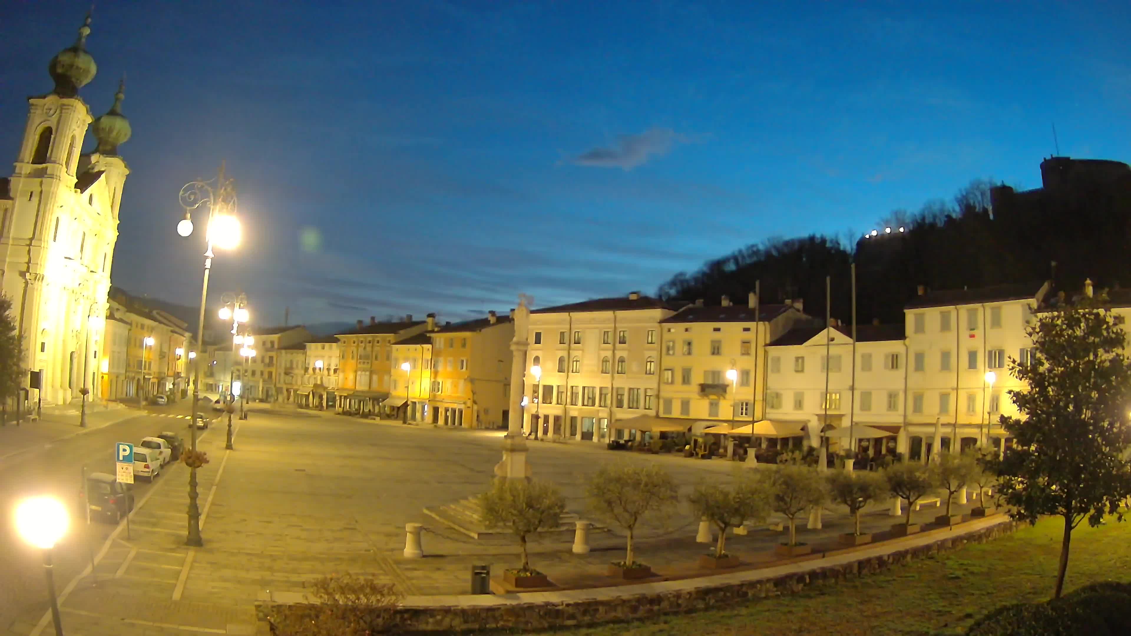 Gorizia Piazza della Vittoria e chiesa di S. Ignazio