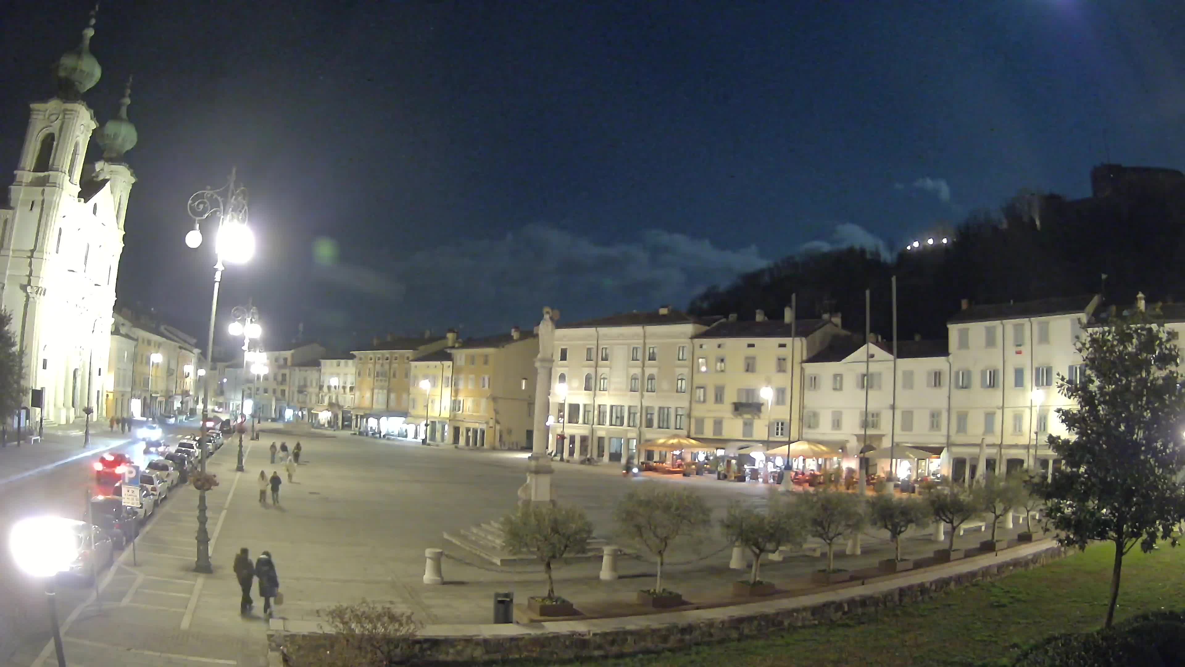 Kamera Gorica Travnik in cerkev sv. Ignacija