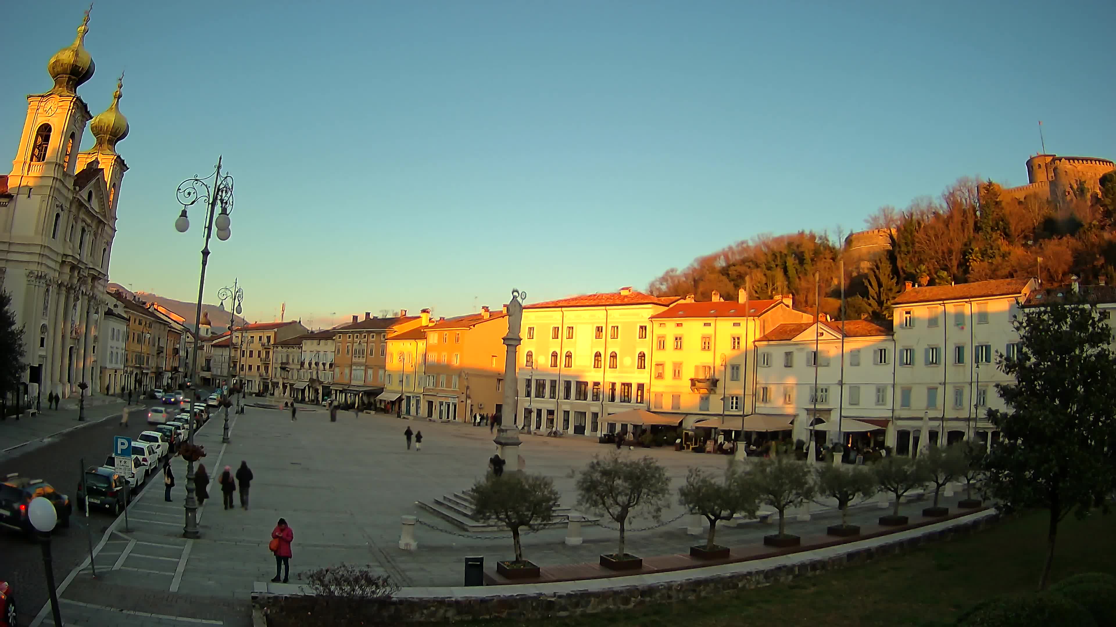 Gorizia Piazza della Vittoria e chiesa di S. Ignazio