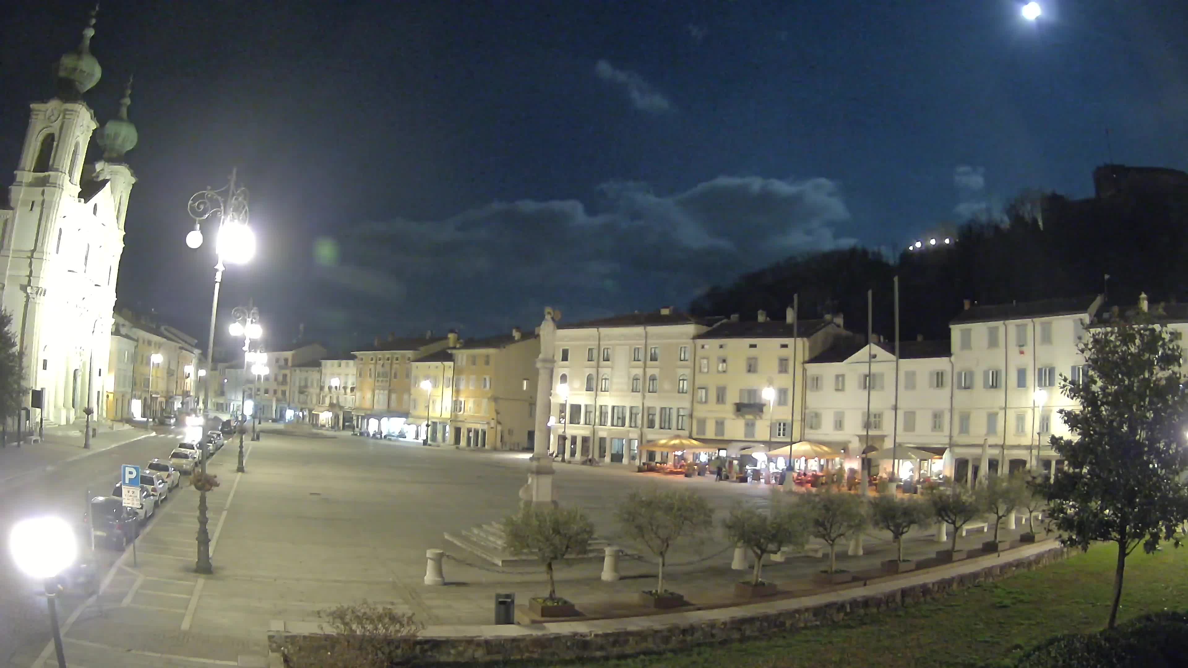 Kamera Gorica Travnik in cerkev sv. Ignacija