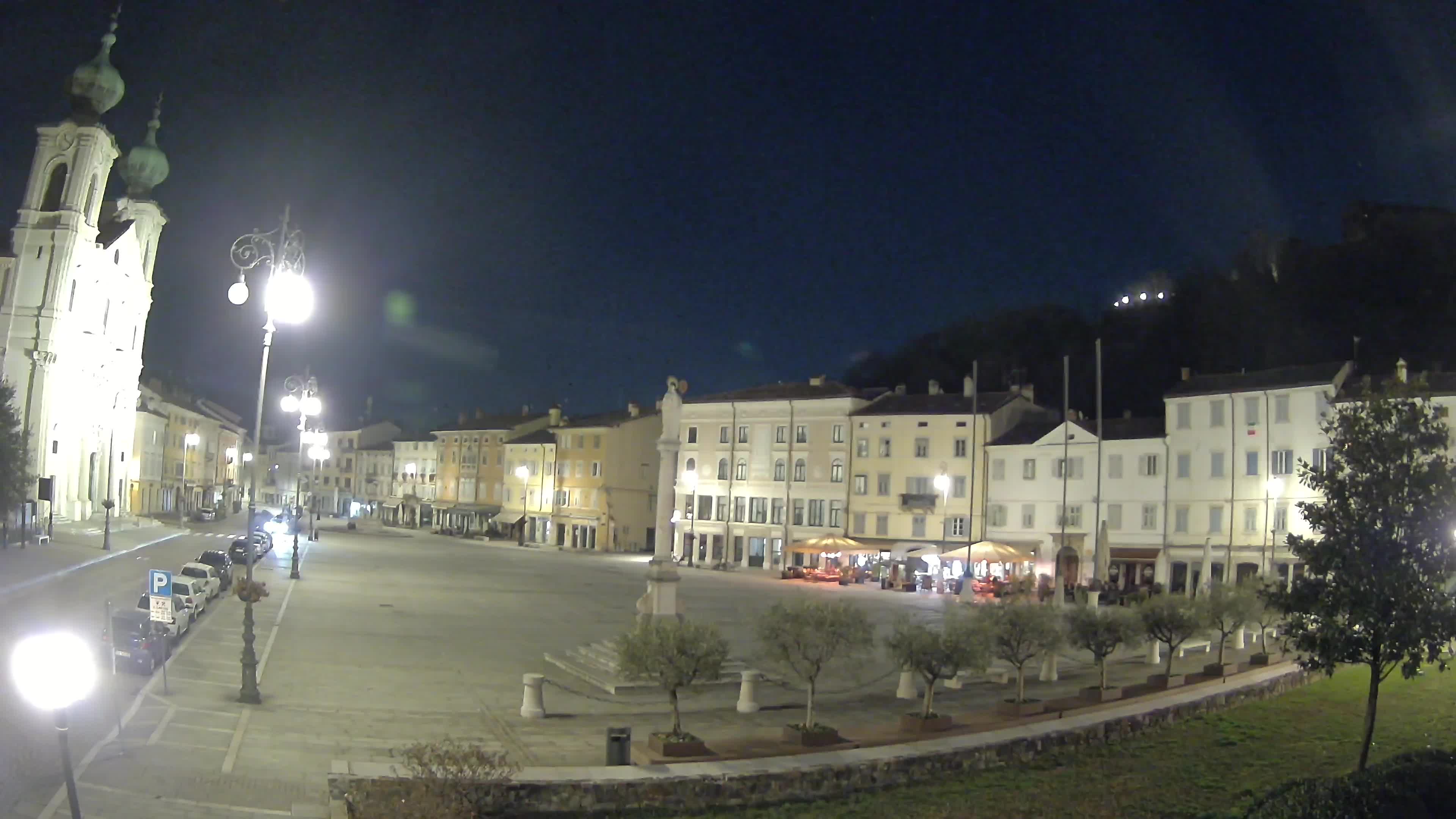Gorizia Piazza della Vittoria e chiesa di S. Ignazio