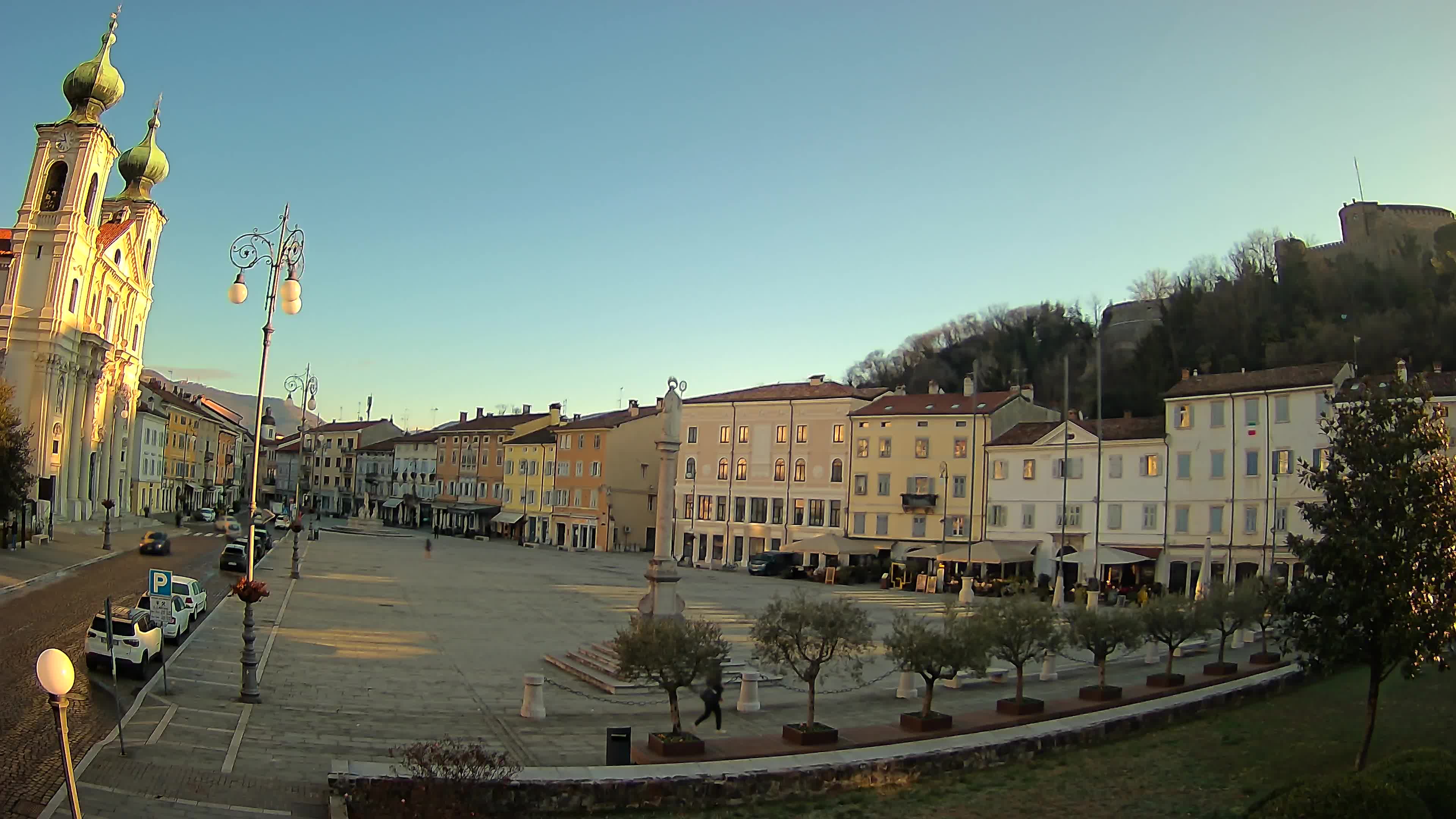 Gorizia Piazza della Vittoria e chiesa di S. Ignazio