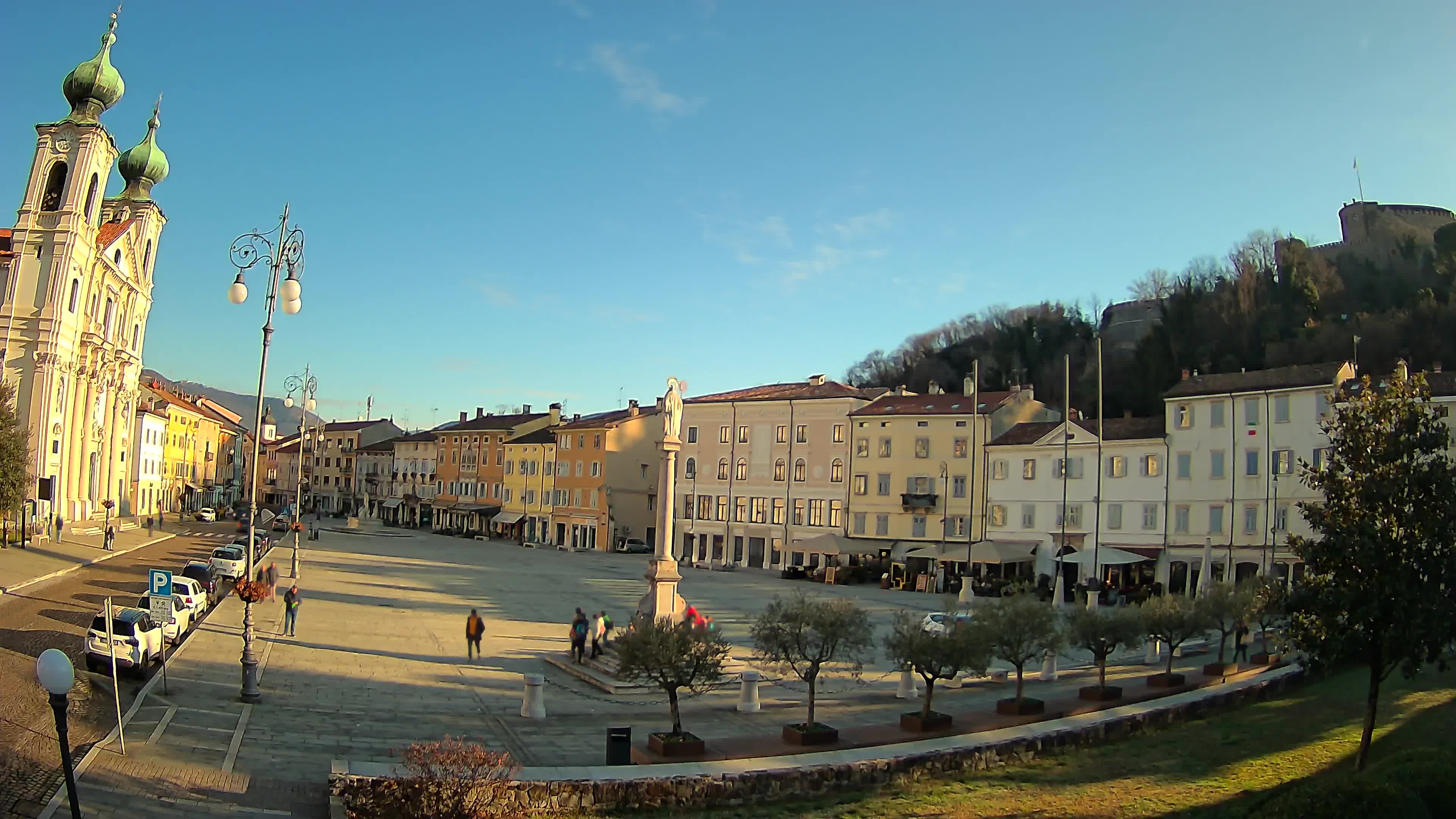 Gorizia – Plaza Vittoria – iglesia de San Pedro. Ignacio