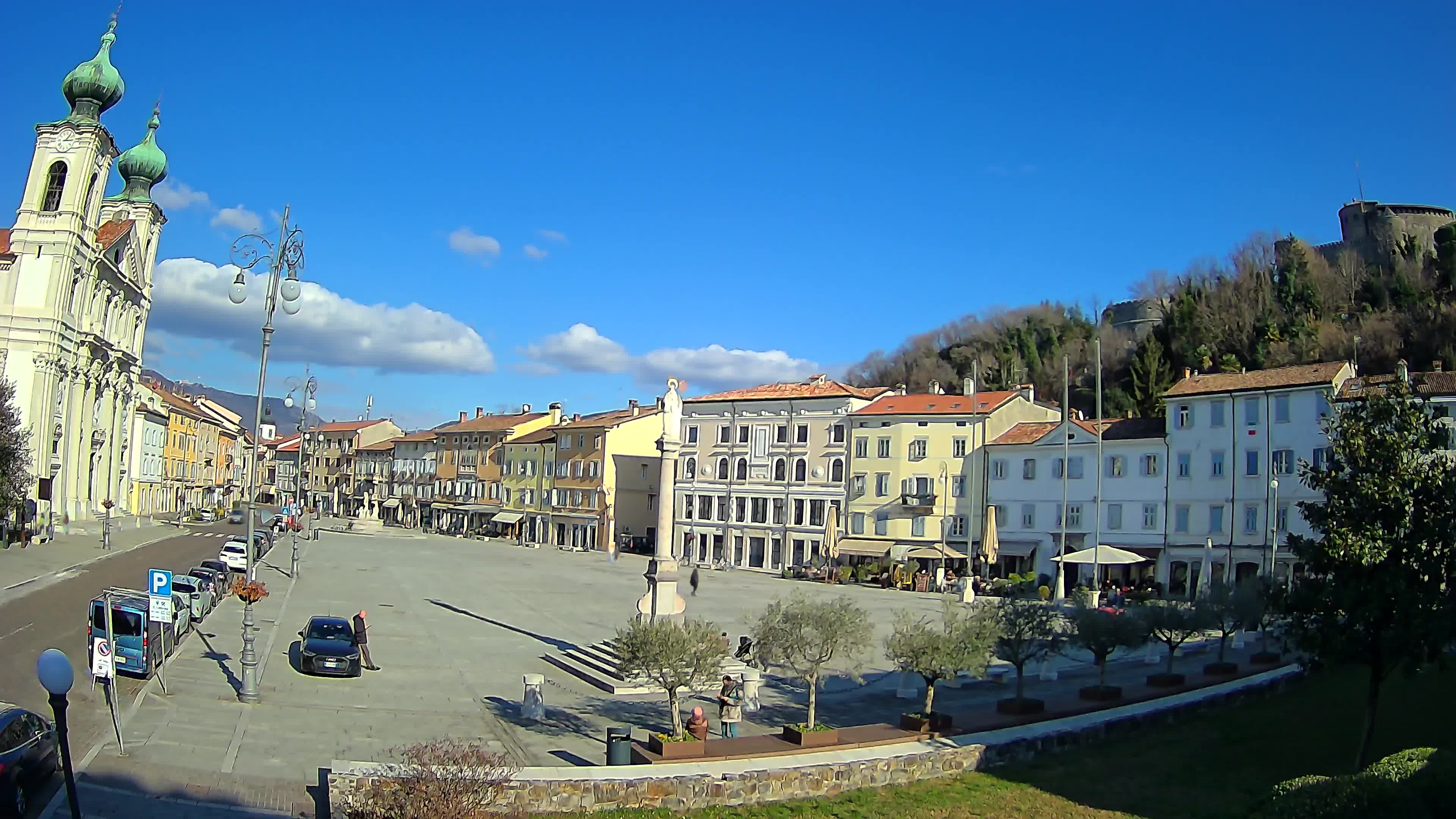 Gorizia – Plaza Vittoria – iglesia de San Pedro. Ignacio