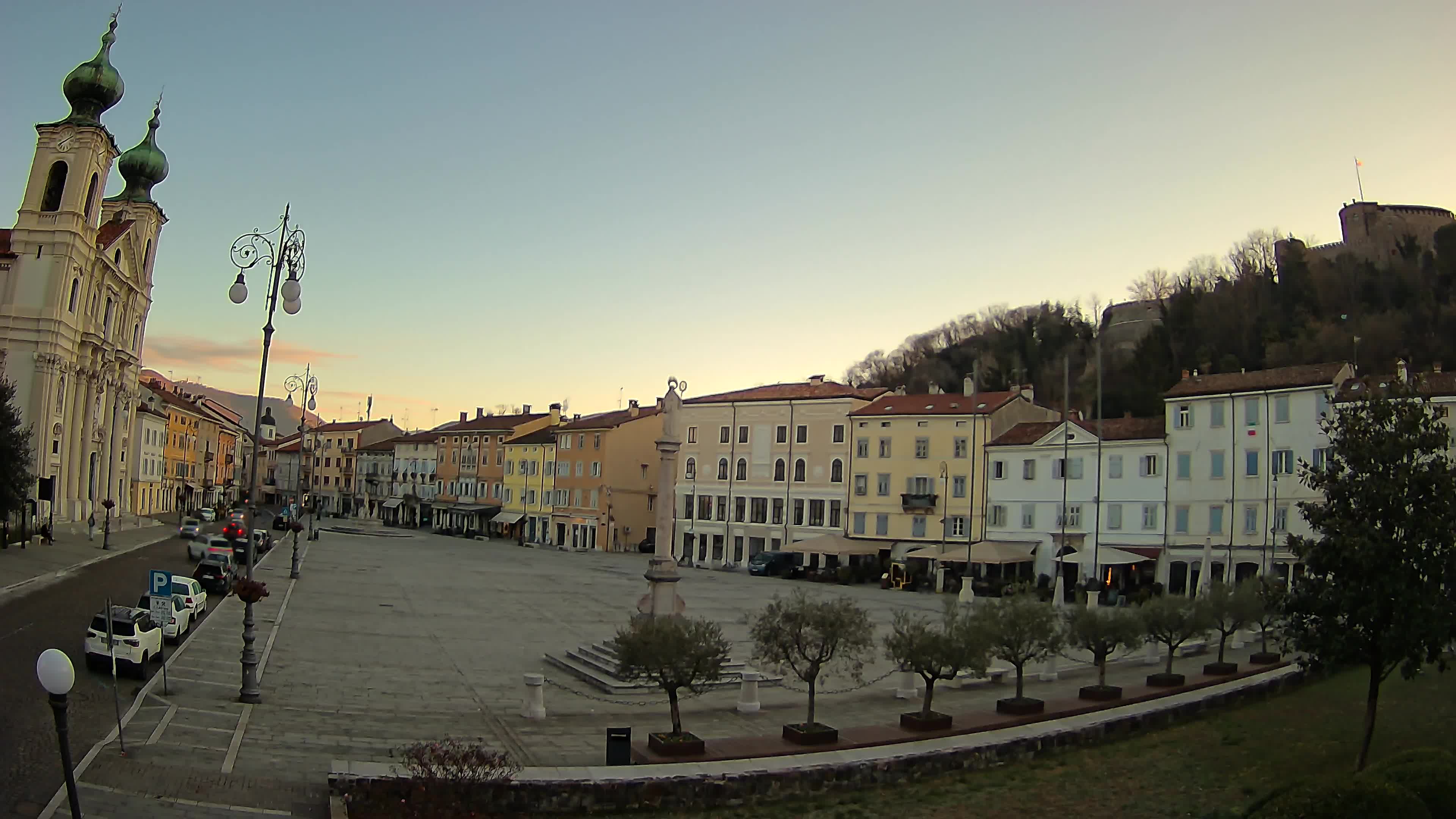 Gorizia – Plaza Vittoria – iglesia de San Pedro. Ignacio