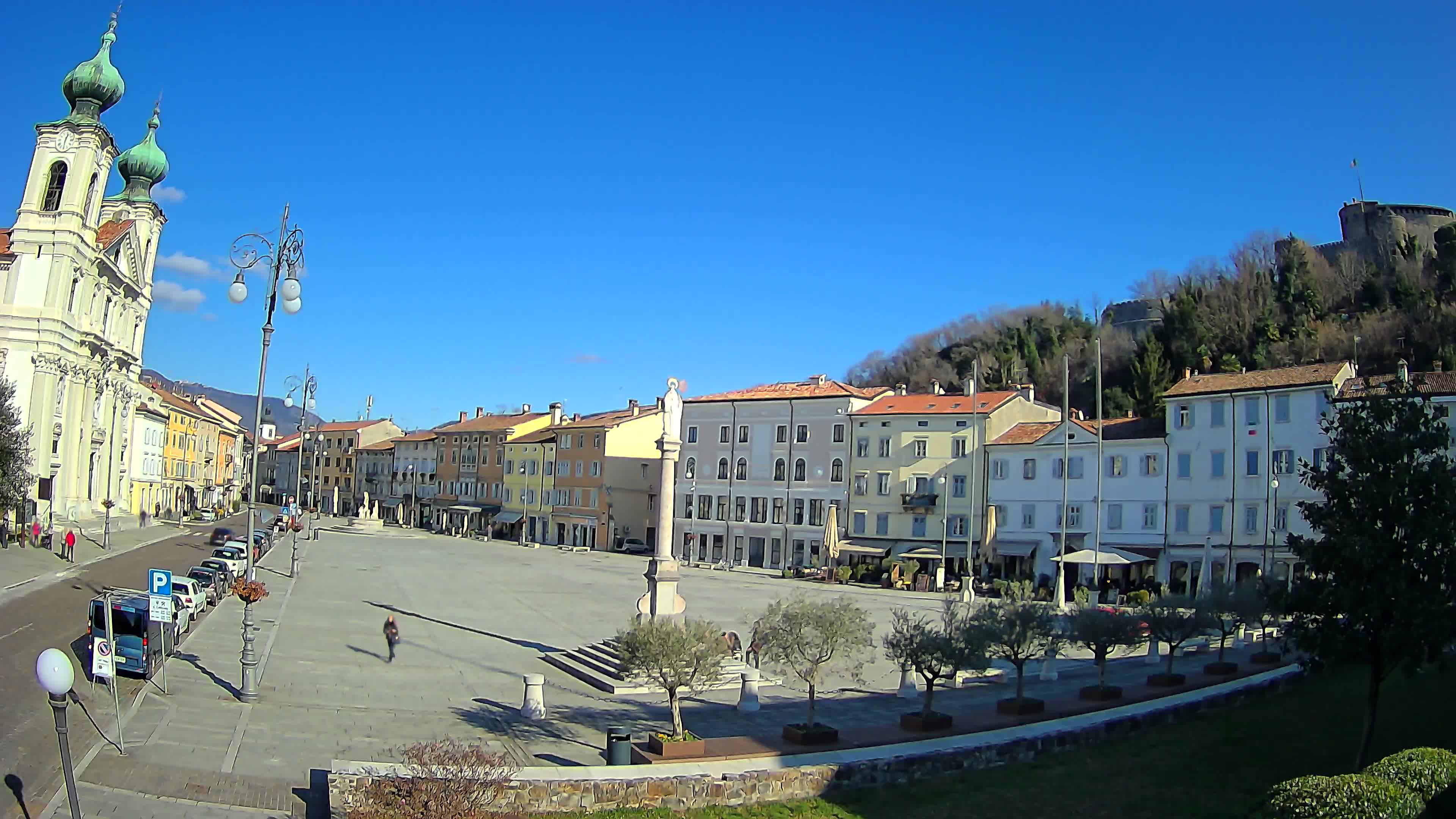 Gorizia Piazza della Vittoria e chiesa di S. Ignazio