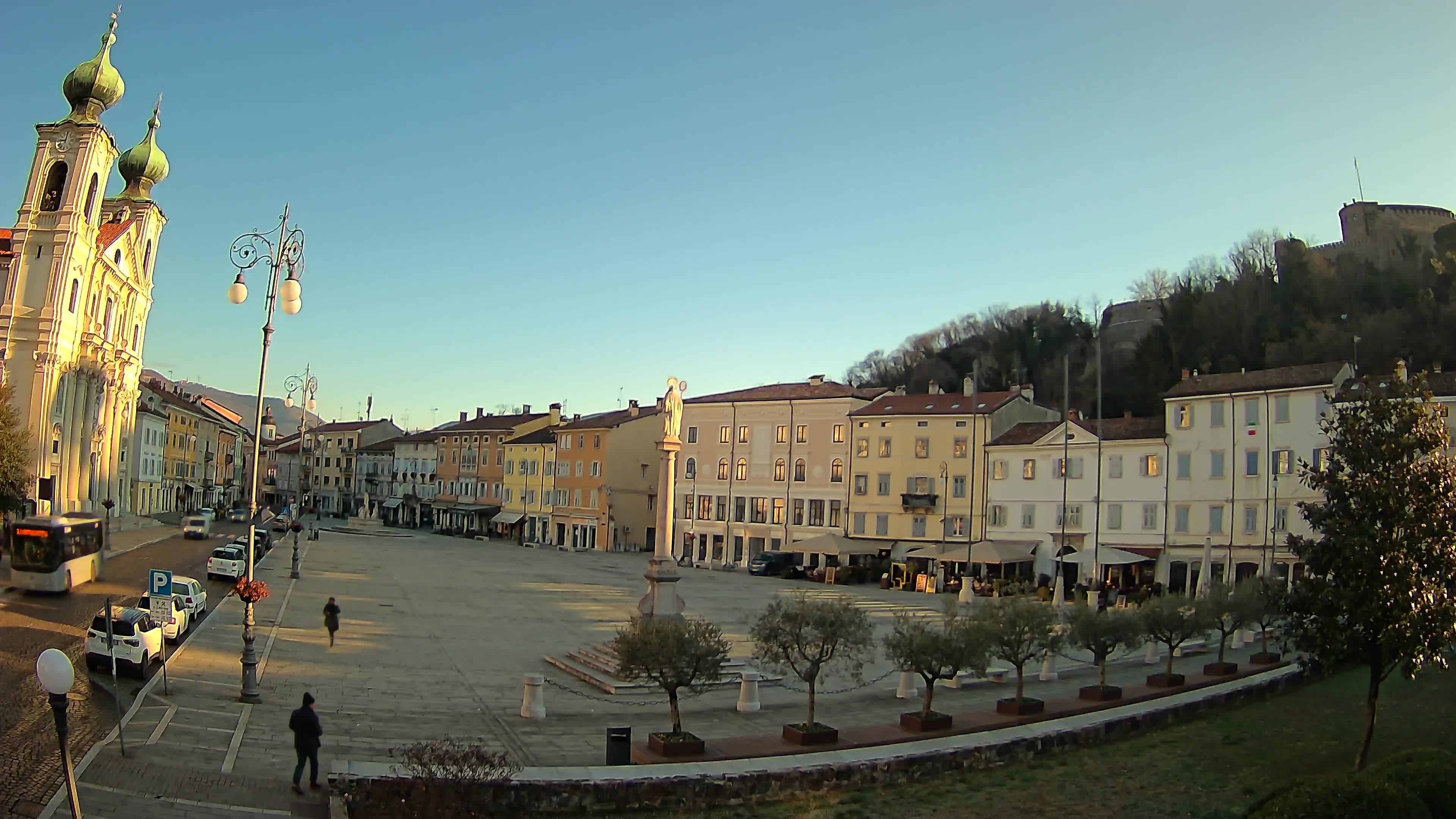 Gorizia – Plaza Vittoria – iglesia de San Pedro. Ignacio