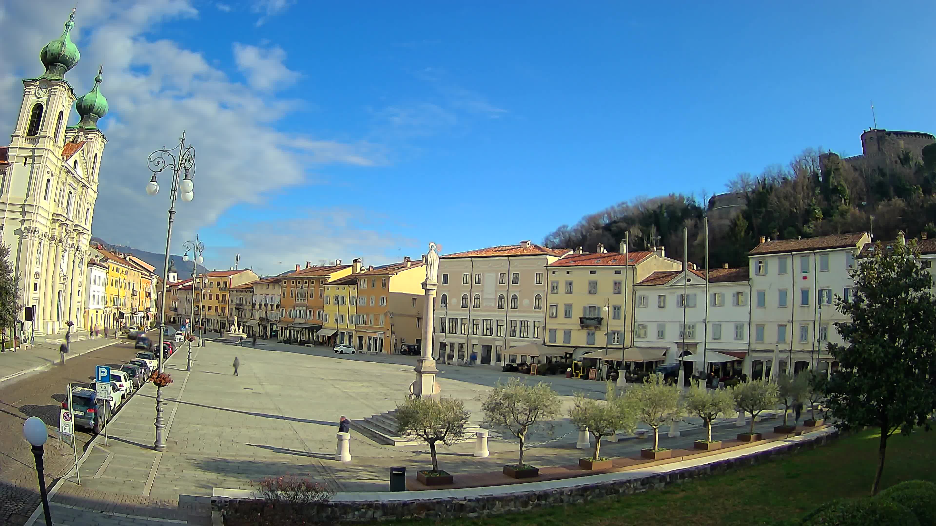 Gorizia Piazza della Vittoria e chiesa di S. Ignazio