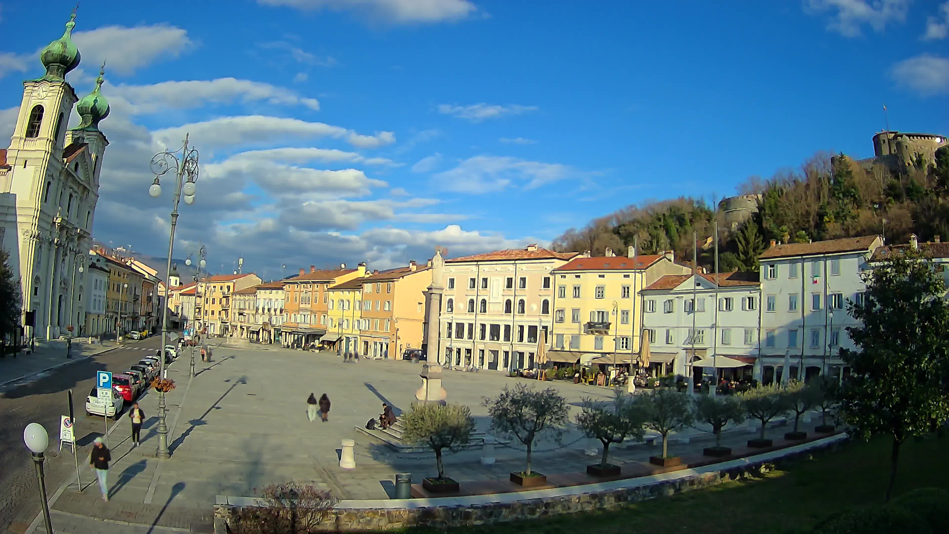 Gorizia Piazza della Vittoria e chiesa di S. Ignazio