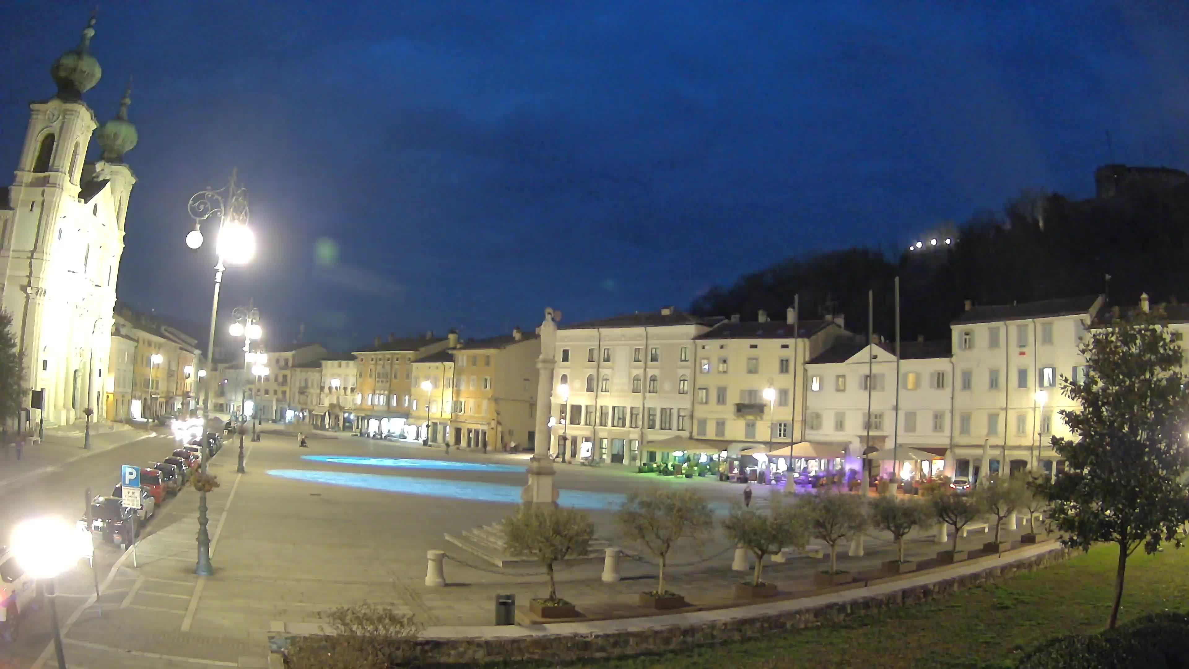 Gorizia Piazza della Vittoria e chiesa di S. Ignazio