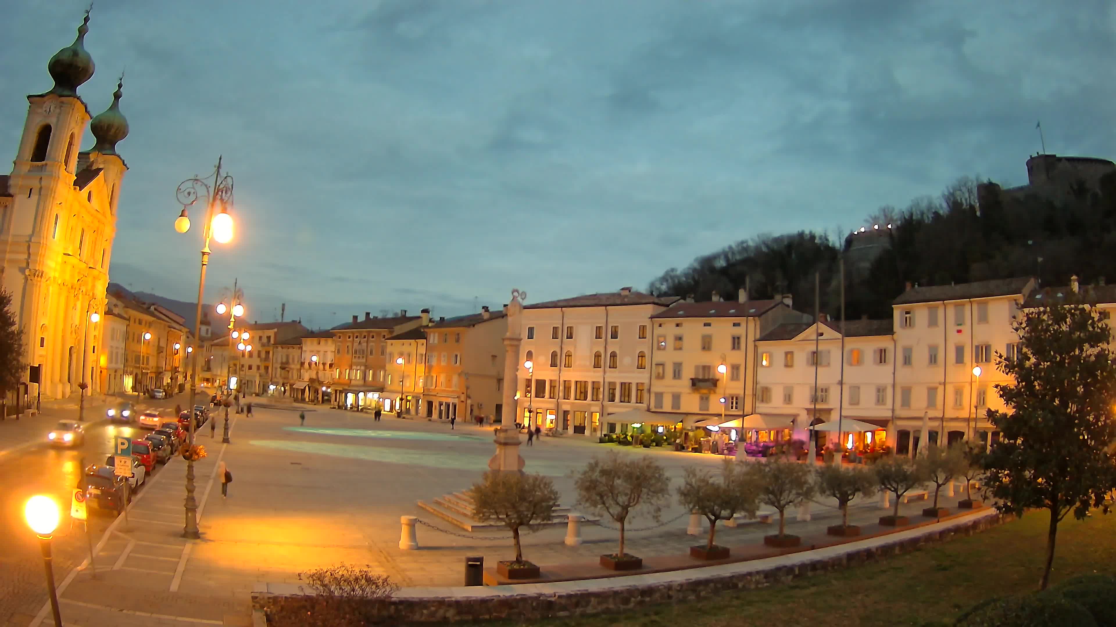 Kamera Gorica Travnik in cerkev sv. Ignacija