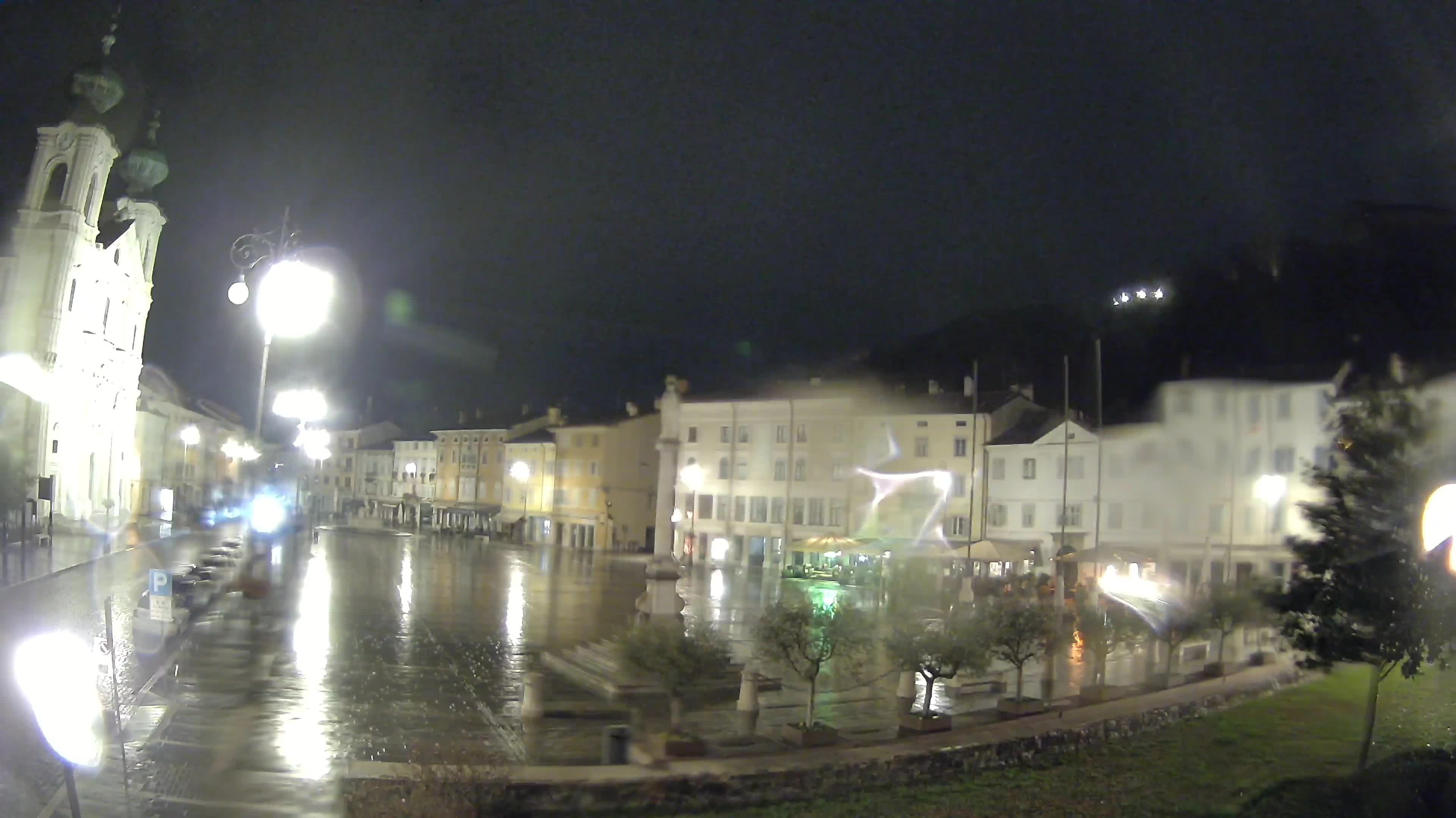 Kamera Gorica Travnik in cerkev sv. Ignacija