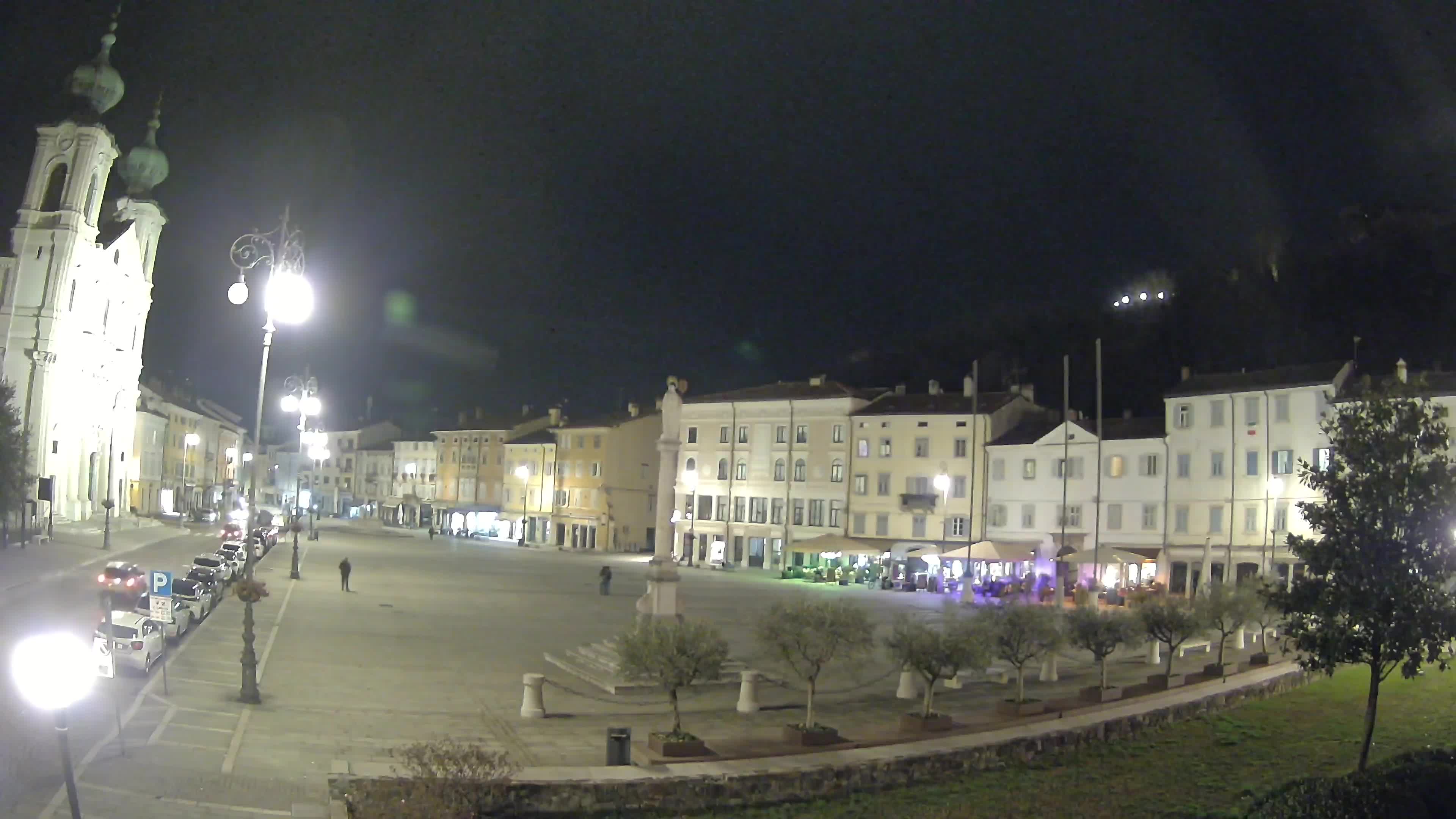 Kamera Gorica Travnik in cerkev sv. Ignacija