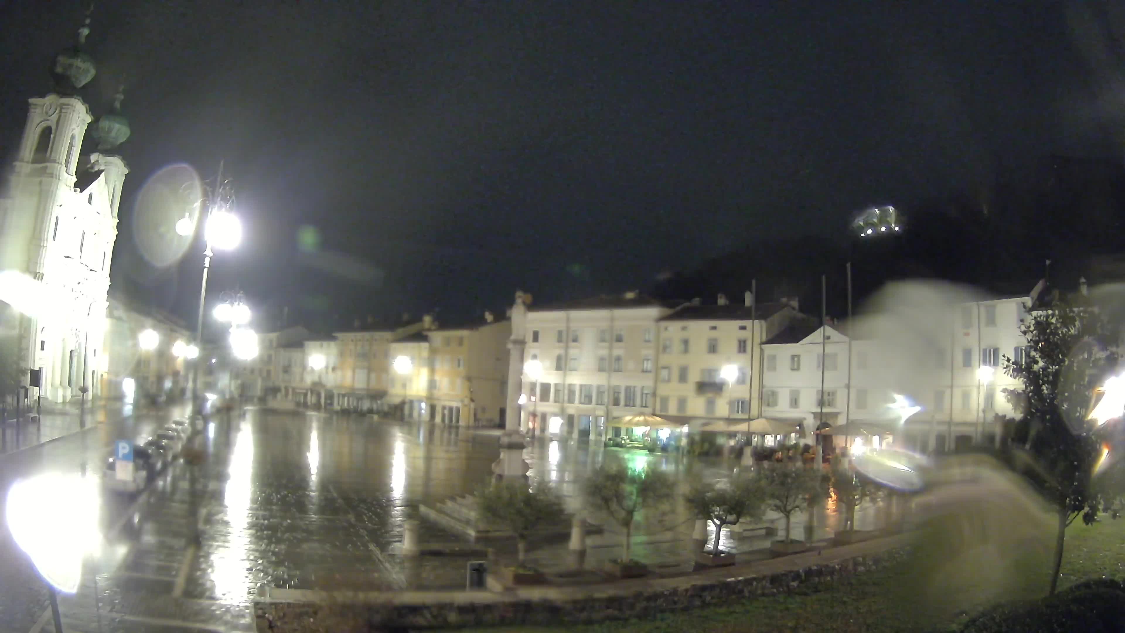 Gorizia – Plaza Vittoria – iglesia de San Pedro. Ignacio