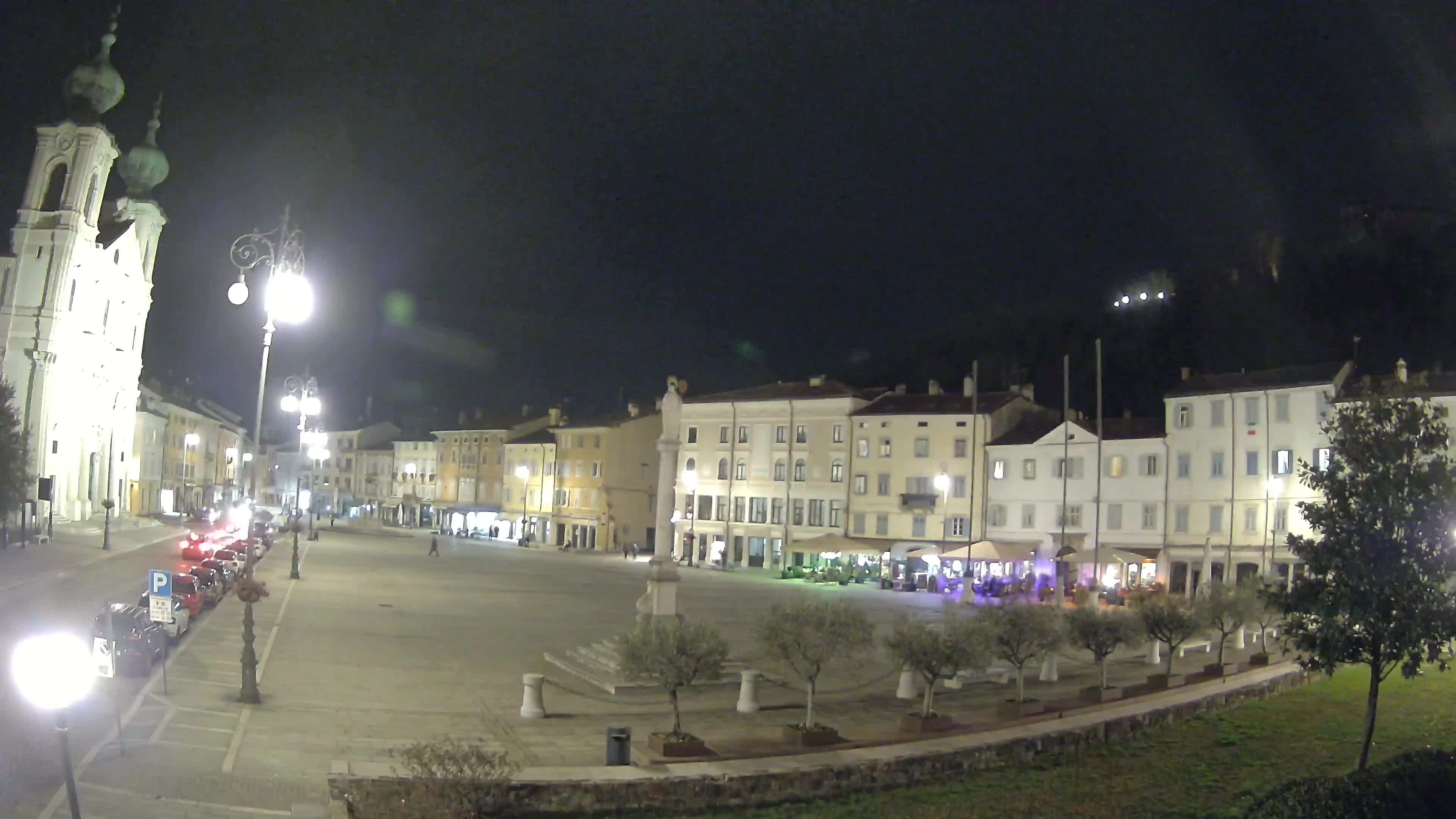 Gorizia Piazza della Vittoria e chiesa di S. Ignazio