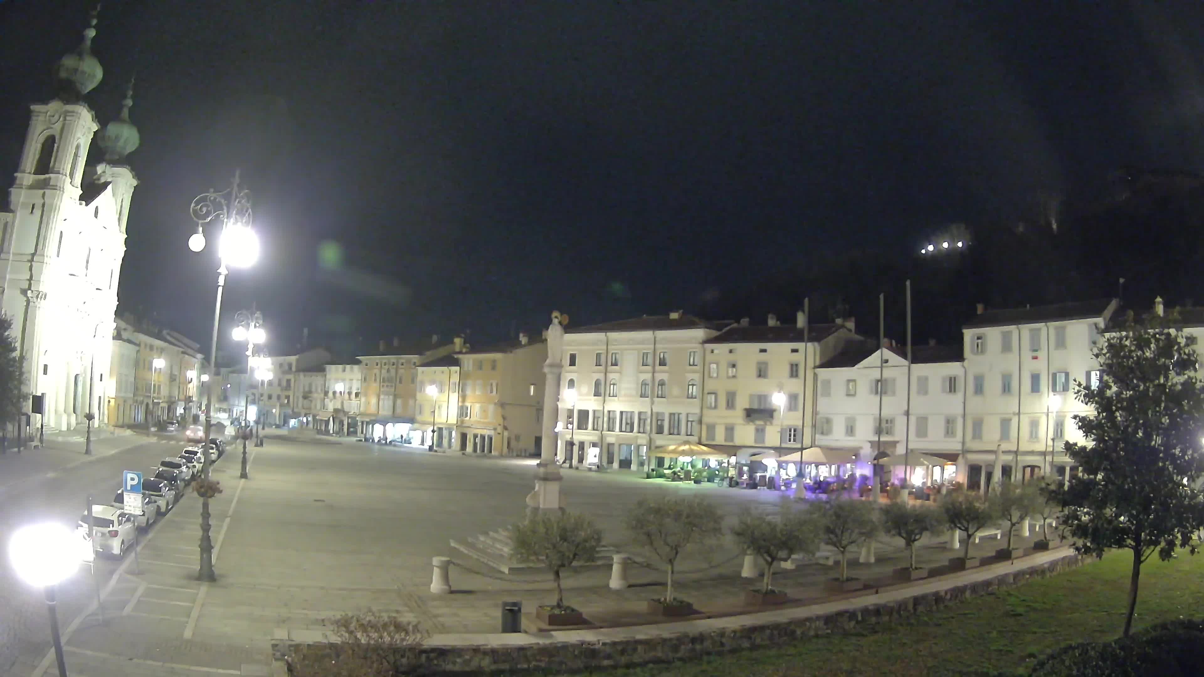 Gorizia Piazza della Vittoria e chiesa di S. Ignazio
