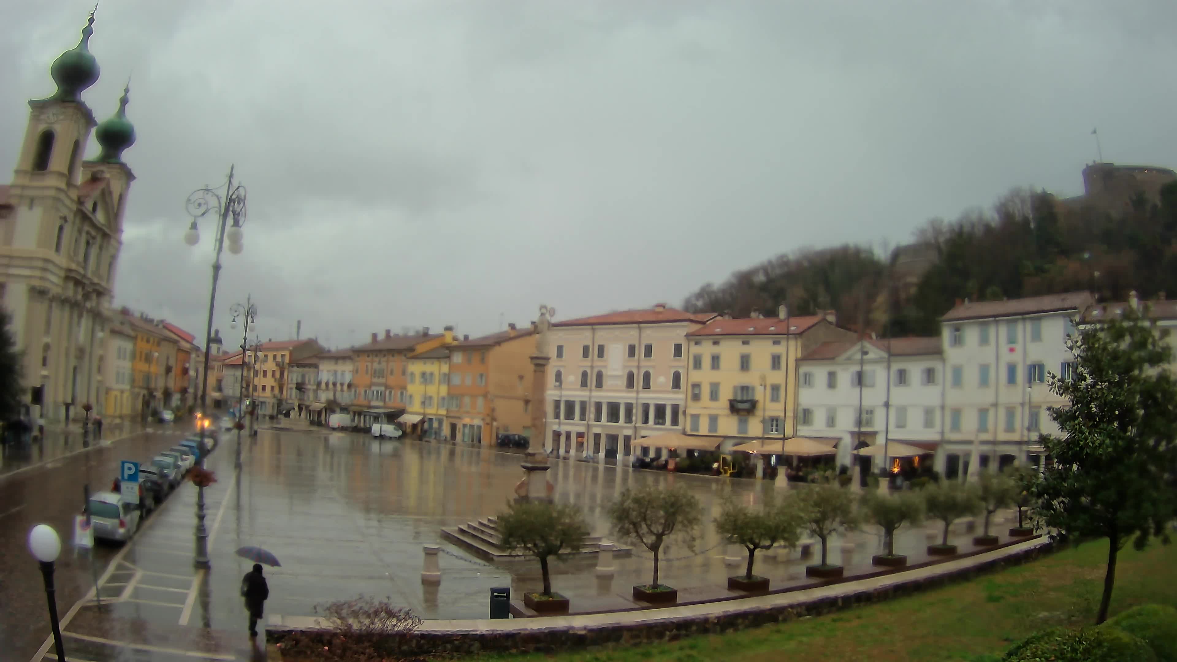 Gorizia Piazza della Vittoria e chiesa di S. Ignazio