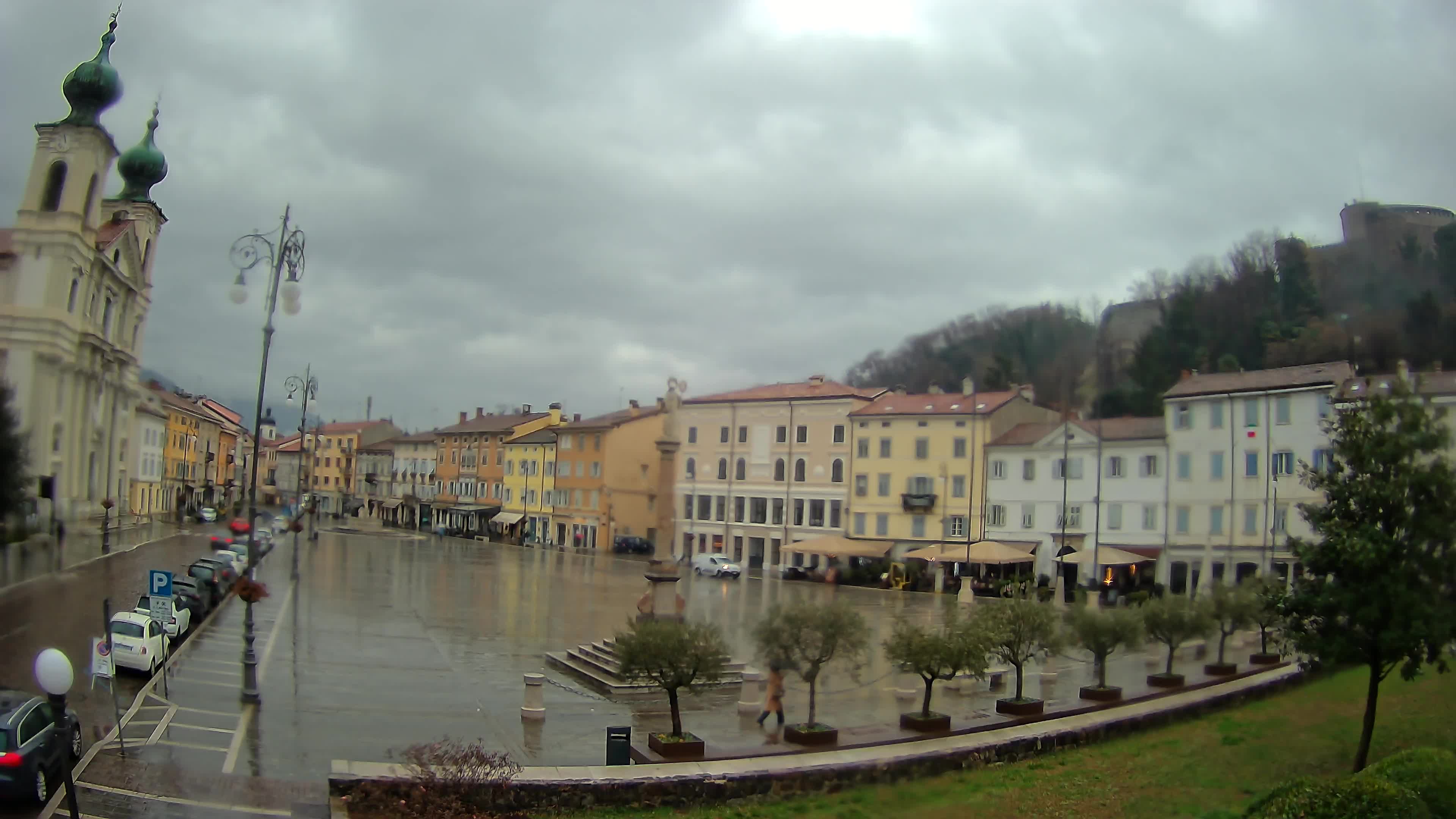 Gorizia – Plaza Vittoria – iglesia de San Pedro. Ignacio