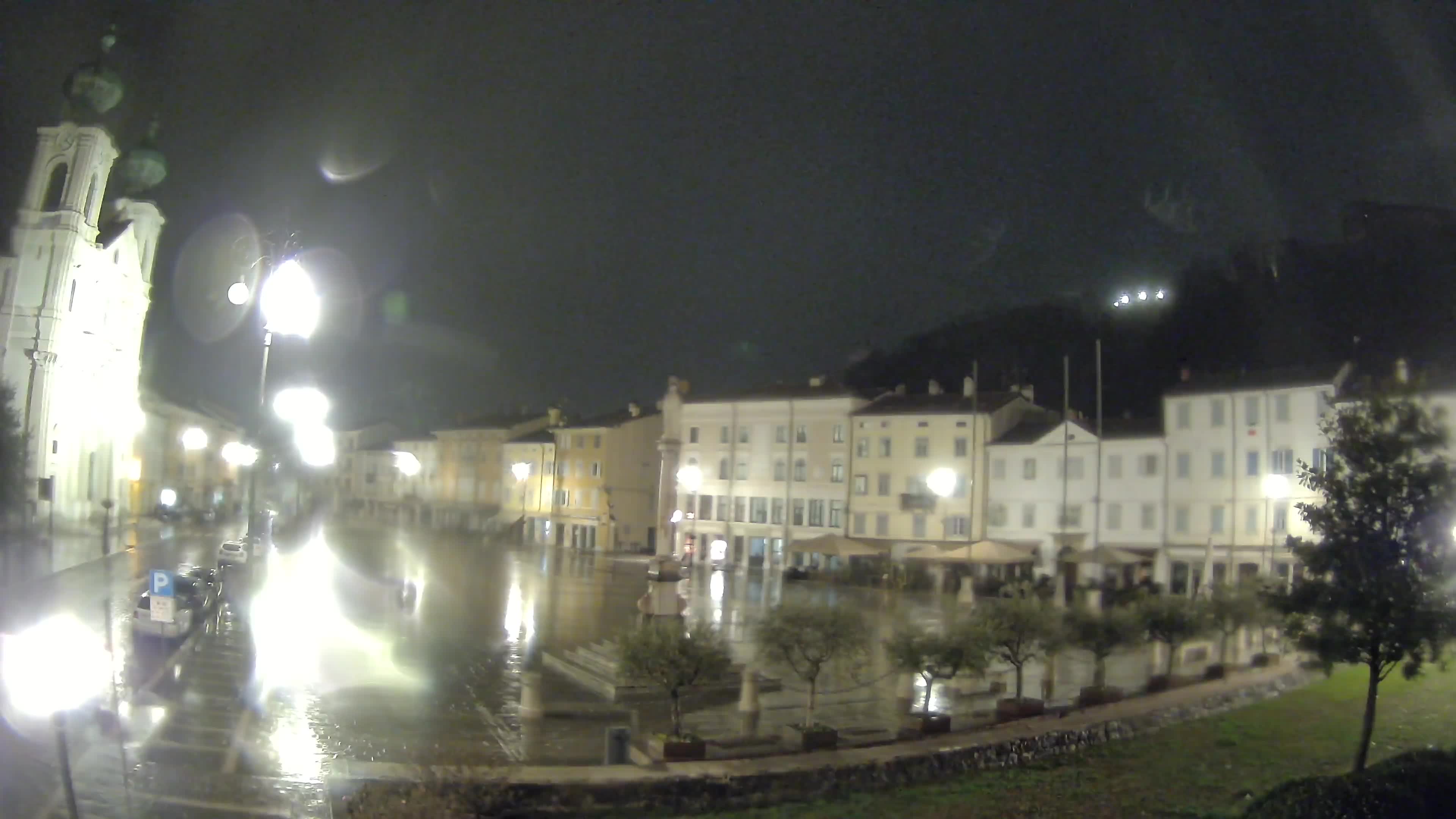 Gorizia Piazza della Vittoria e chiesa di S. Ignazio