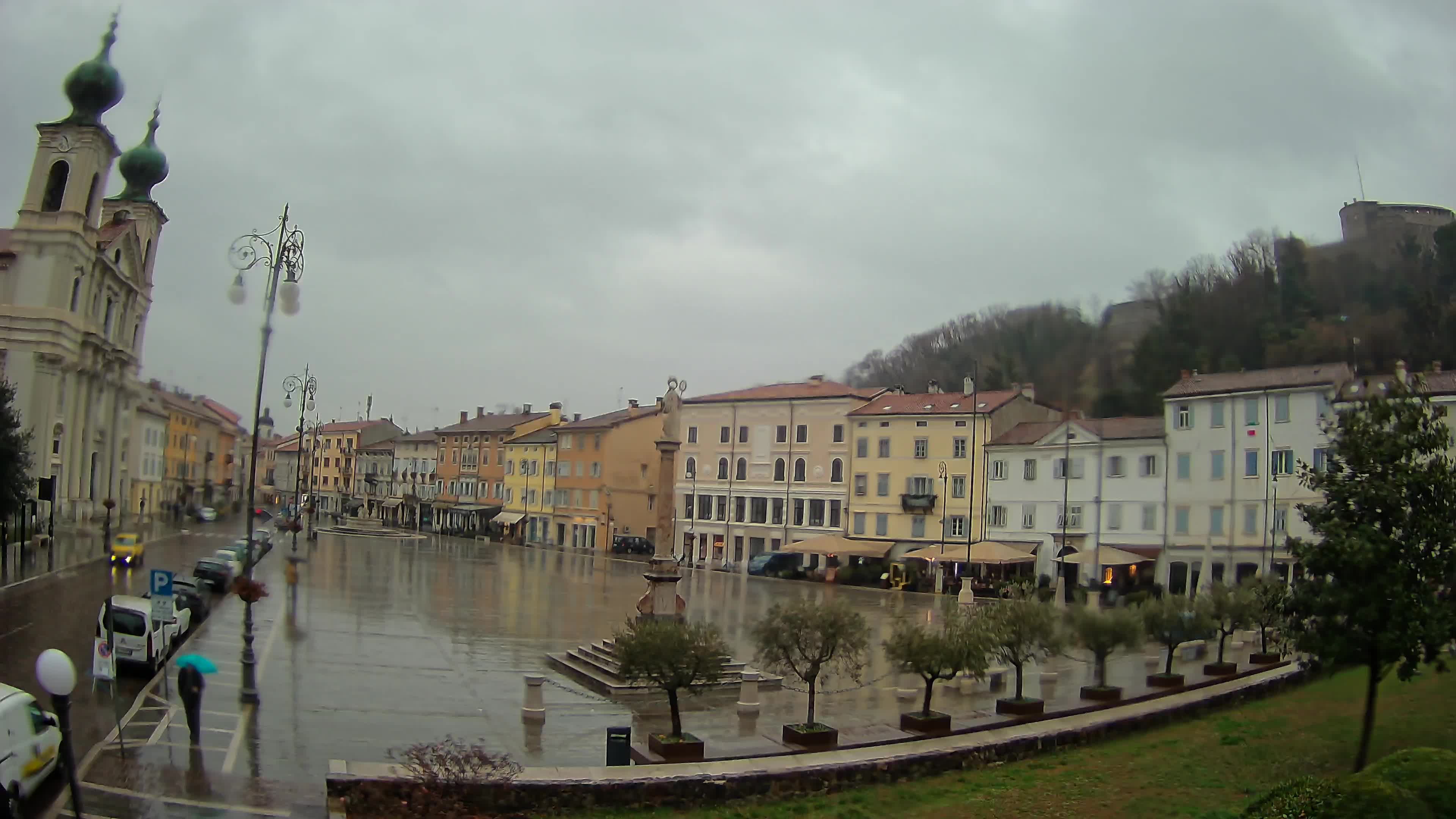 Gorizia Piazza della Vittoria e chiesa di S. Ignazio