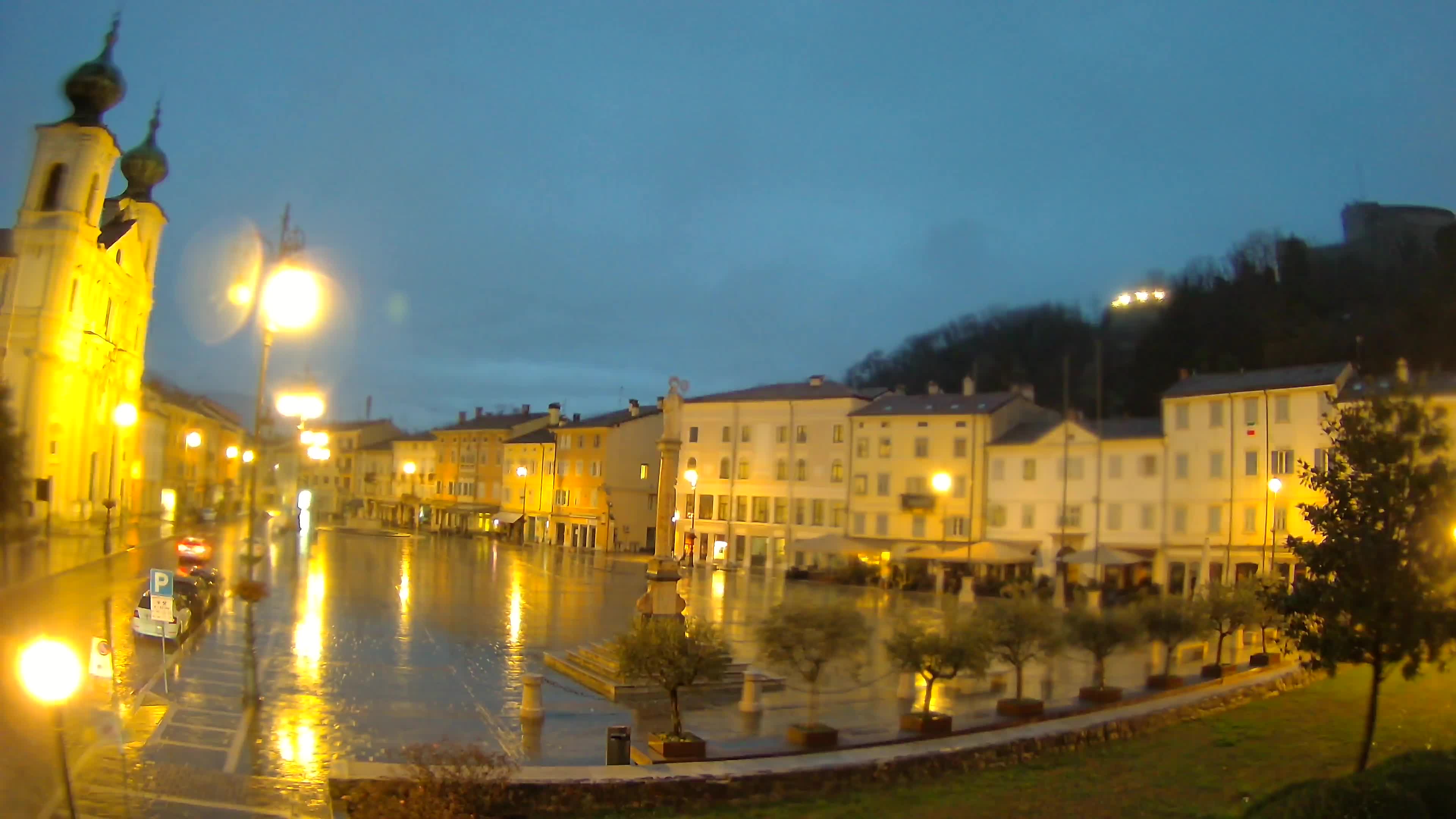 Gorizia – Plaza Vittoria – iglesia de San Pedro. Ignacio