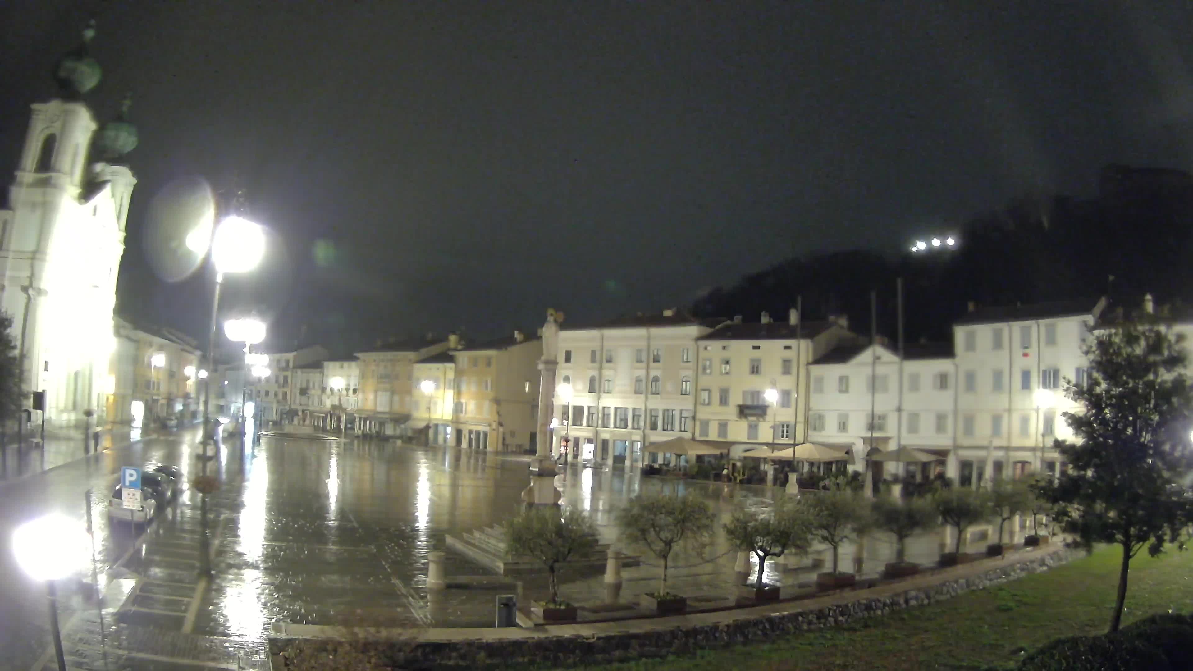 Gorizia Piazza della Vittoria e chiesa di S. Ignazio