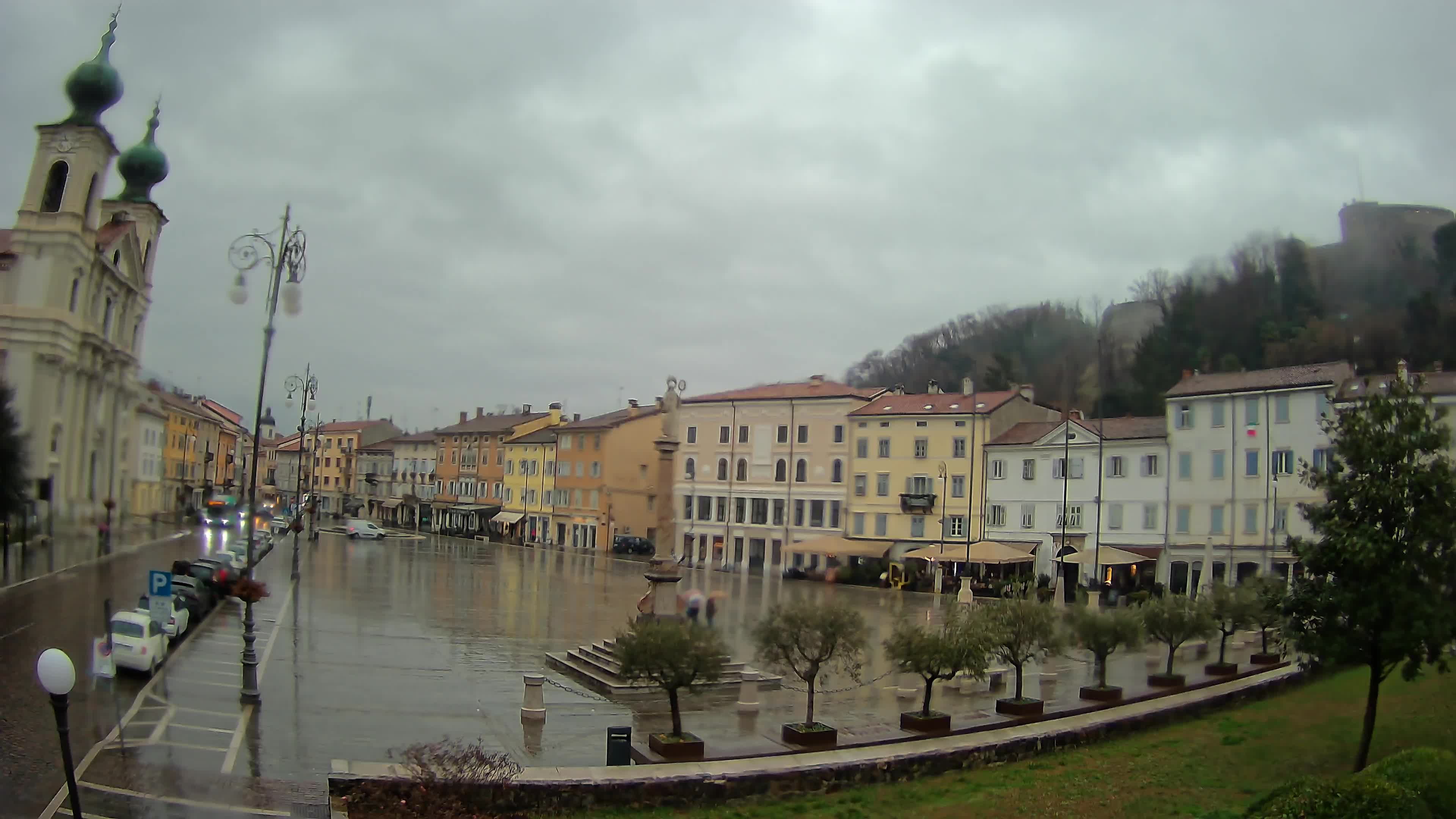 Gorizia – Plaza Vittoria – iglesia de San Pedro. Ignacio