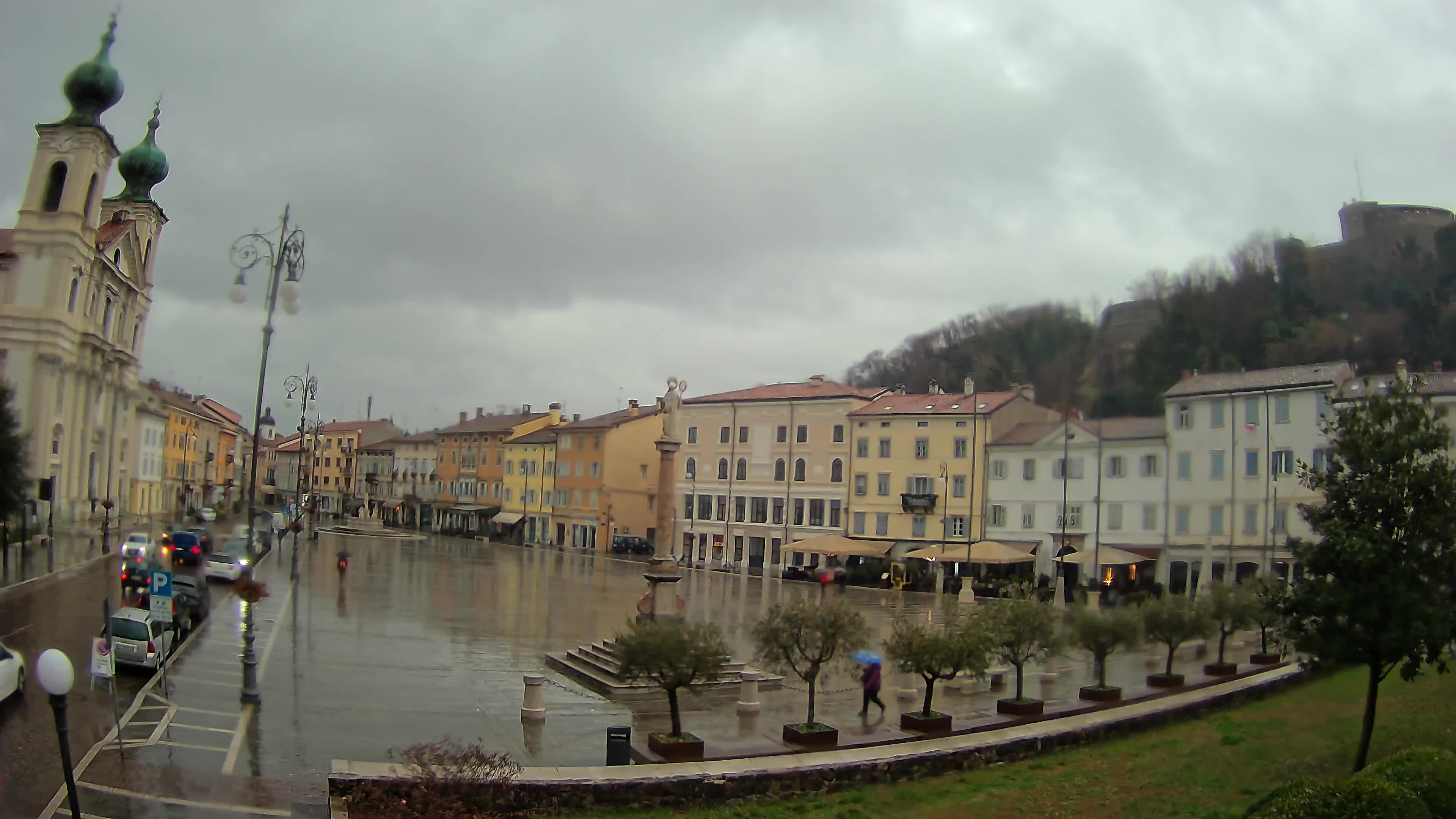 Gorizia Piazza della Vittoria e chiesa di S. Ignazio
