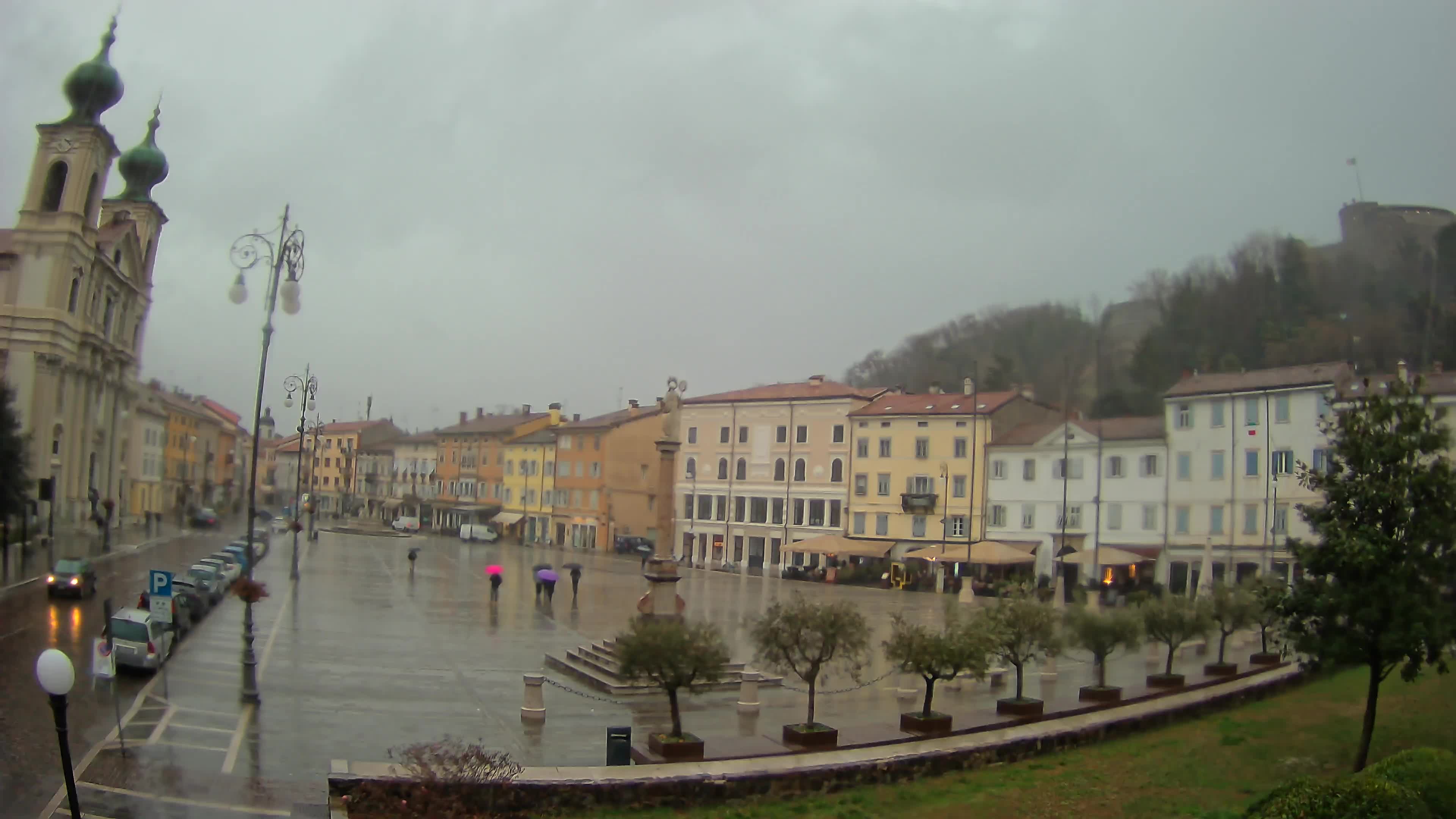 Gorizia – Plaza Vittoria – iglesia de San Pedro. Ignacio
