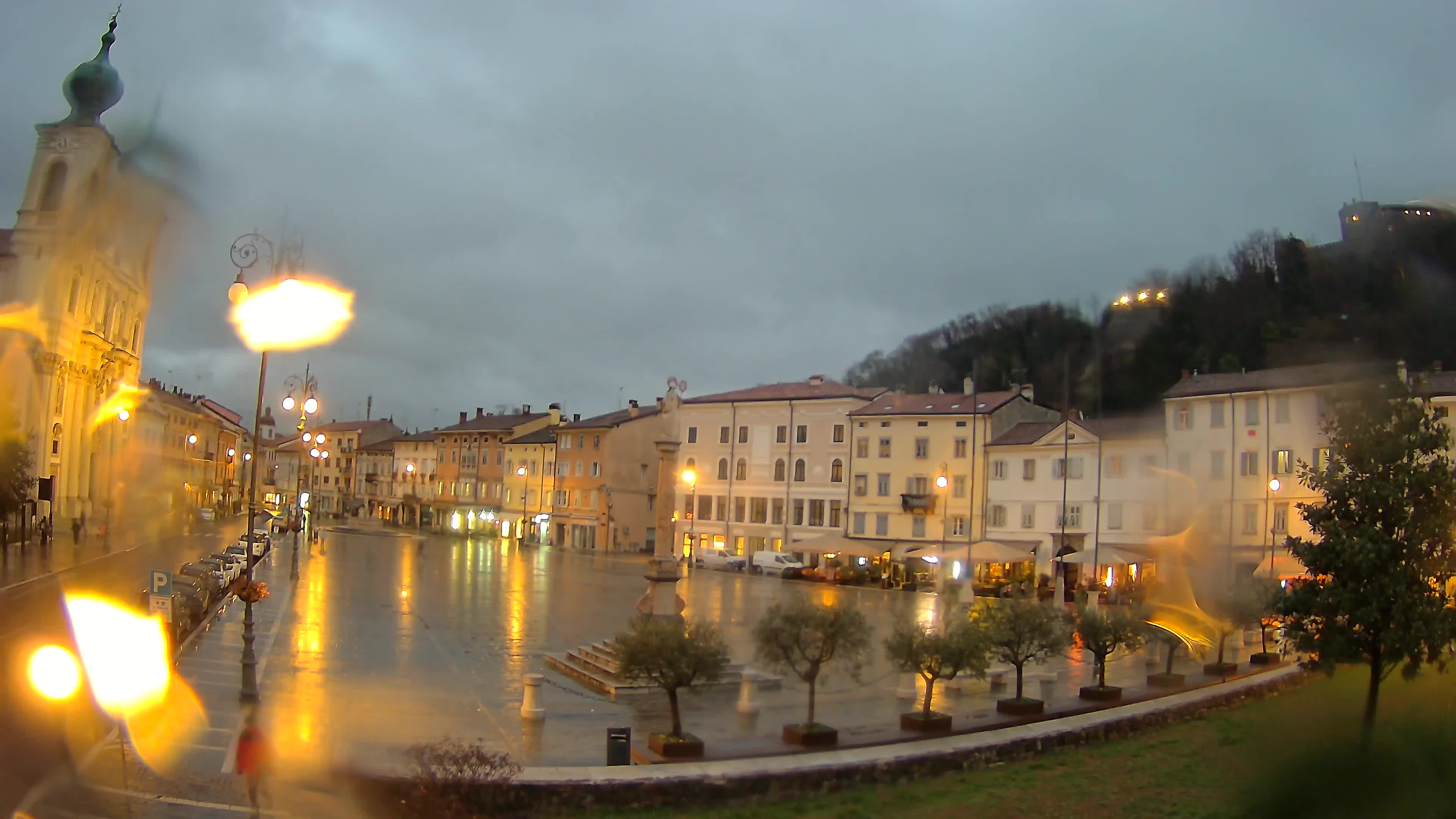Gorizia – Plaza Vittoria – iglesia de San Pedro. Ignacio
