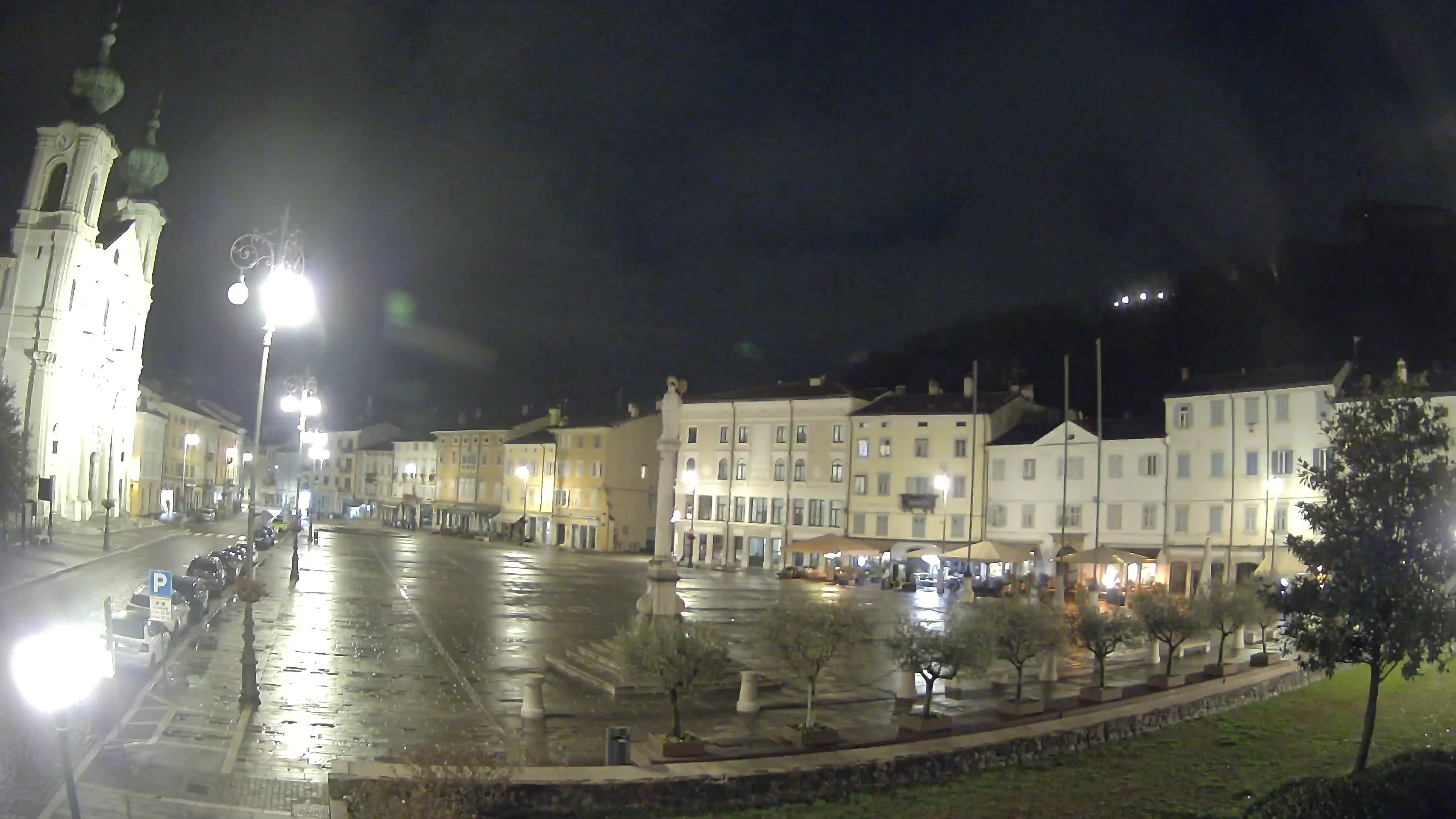 Kamera Gorica Travnik in cerkev sv. Ignacija